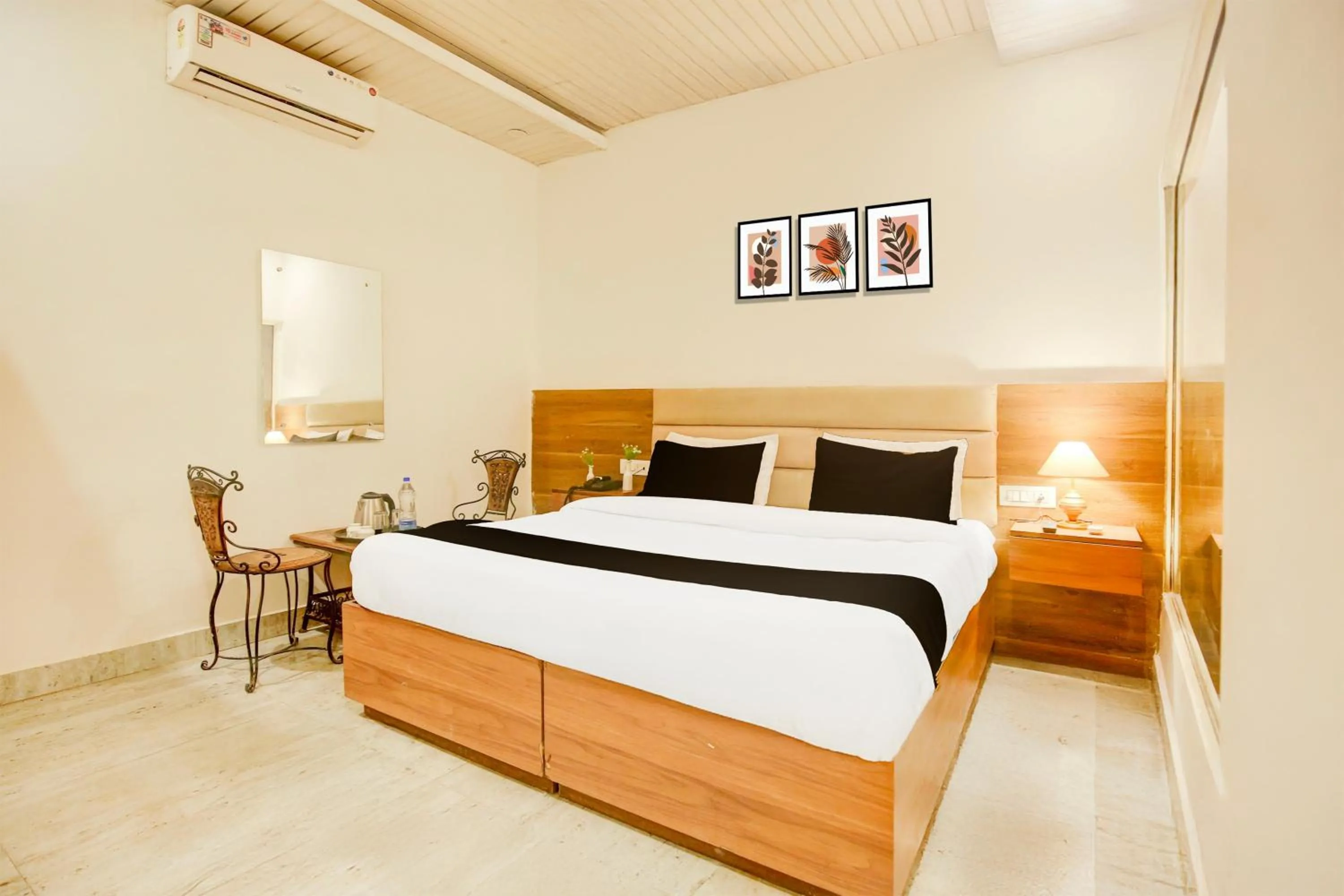 Deluxe Room - single occupancy in Super Hotel O by OYO Chandigarh Road Formerly Royal Woods