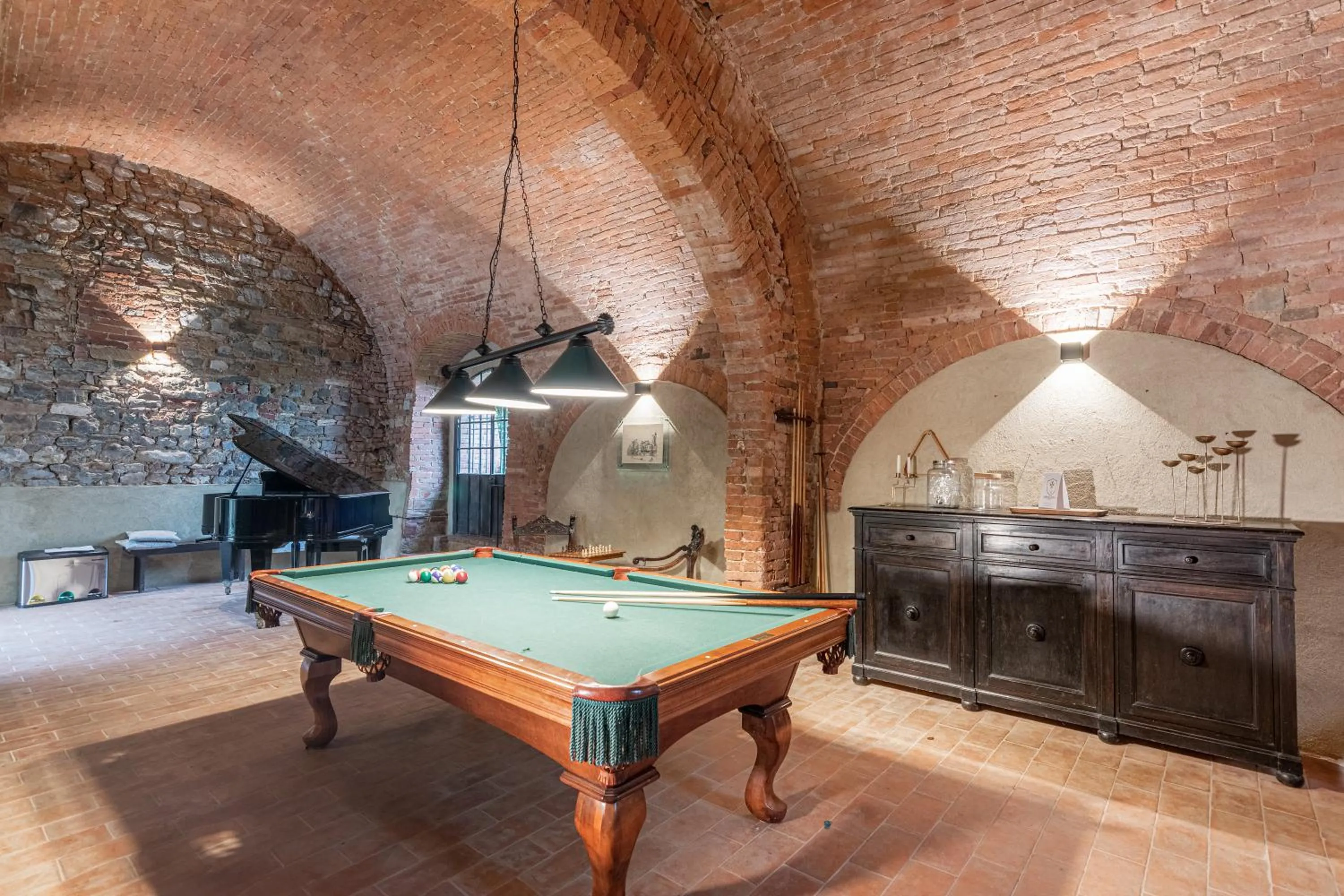 Communal lounge/ TV room in Abbadia Sicille Relais