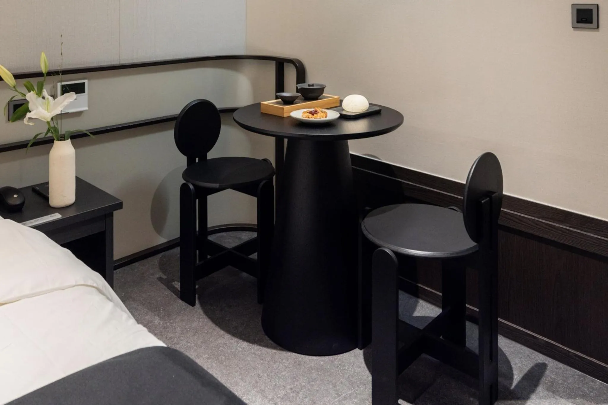 Photo of the whole room, Bed in Anook Hotel and Spa Jongno Unni