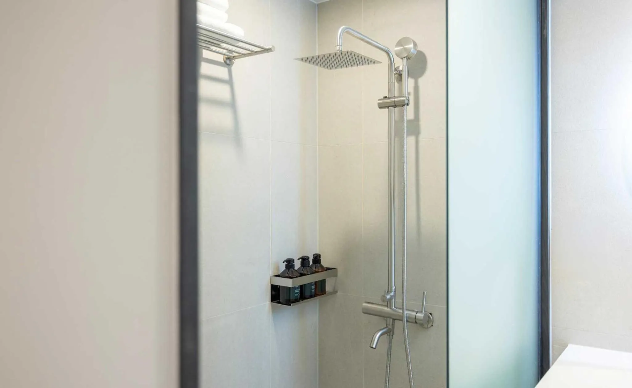 Shower in Aank Hotel and Spa Jongno Unni