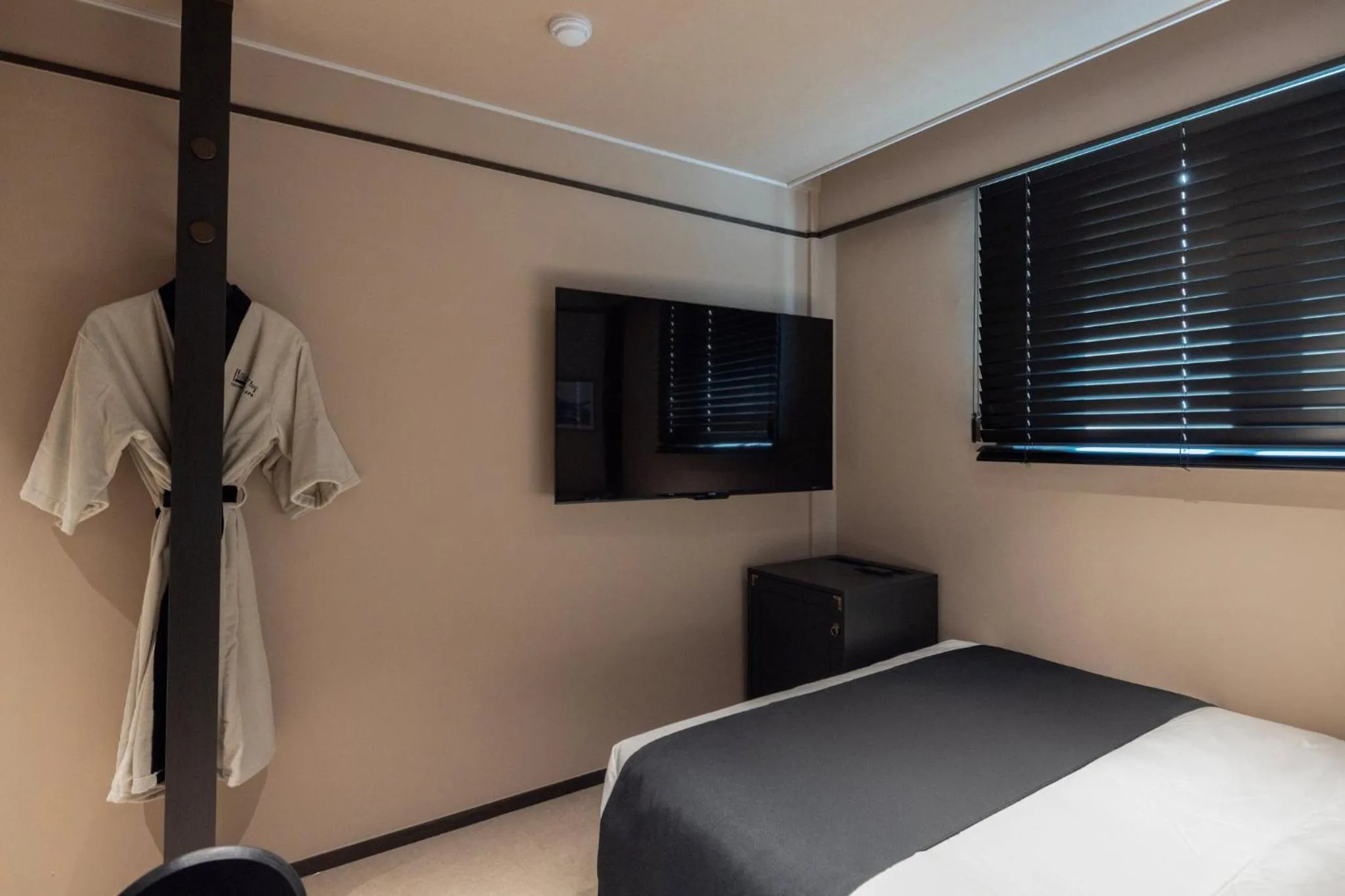 Photo of the whole room, Bed in Anook Hotel and Spa Jongno Unni