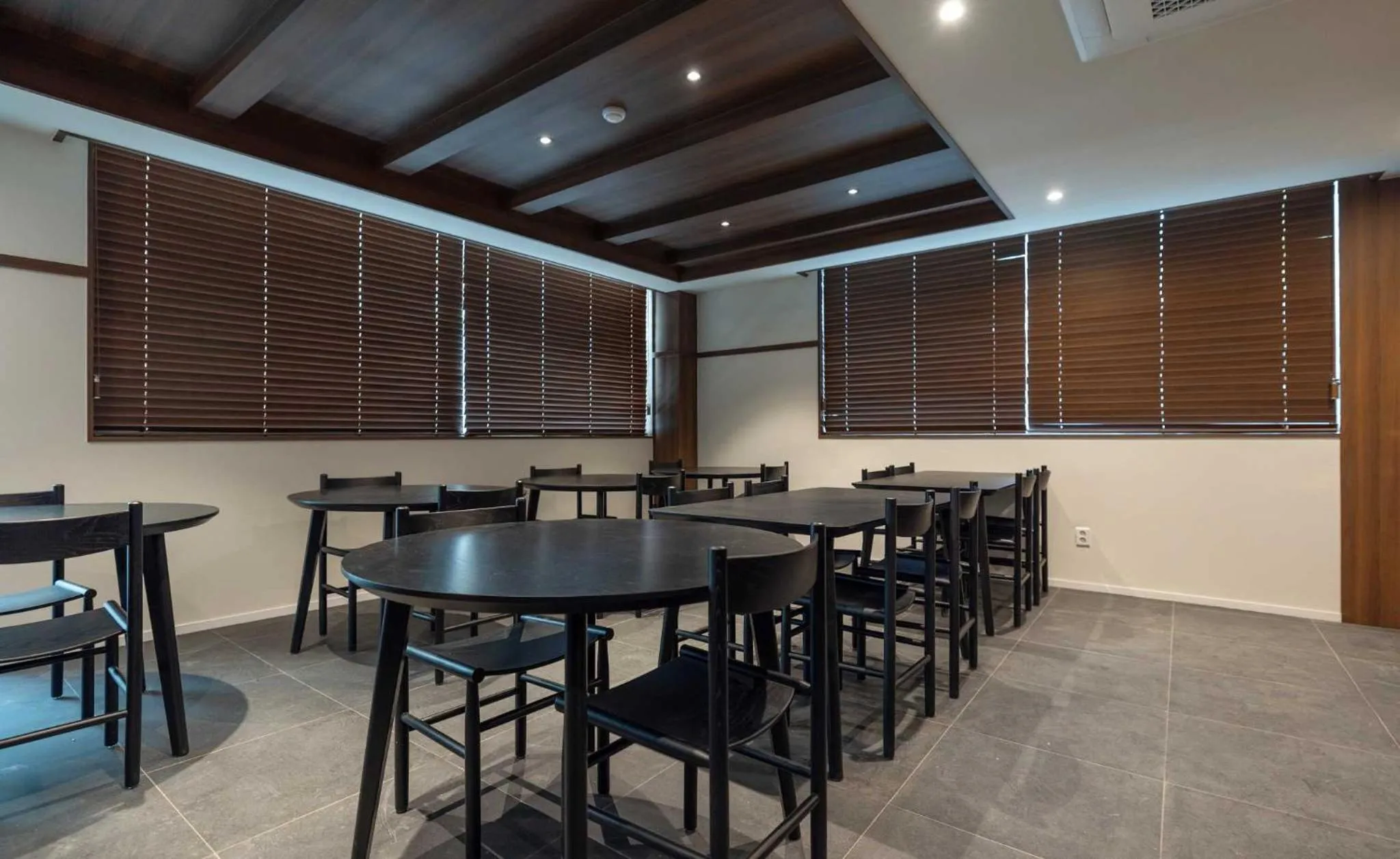 Restaurant/places to eat in Aank Hotel and Spa Jongno Unni