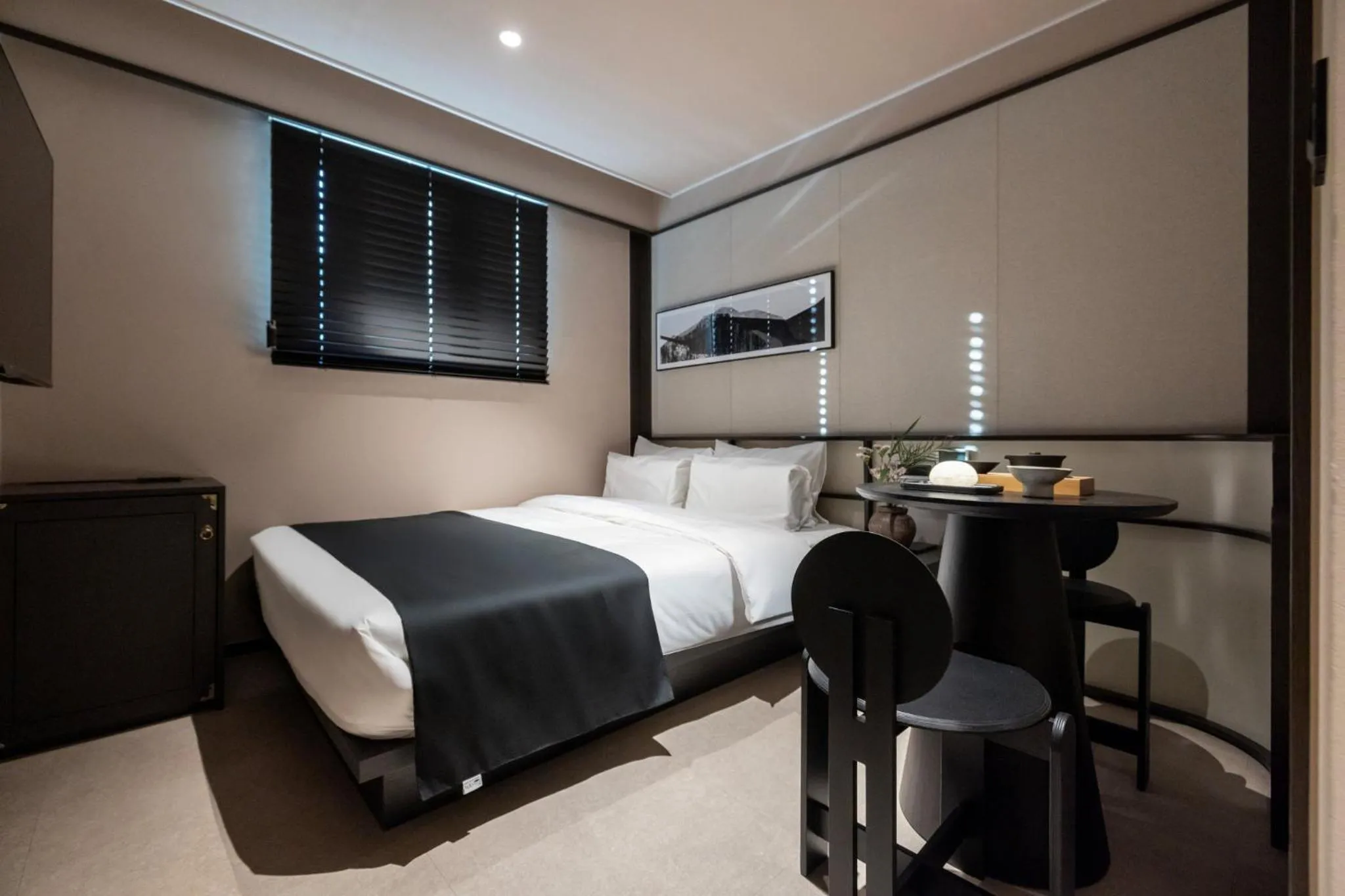 Photo of the whole room, Bed in Anook Hotel and Spa Jongno Unni