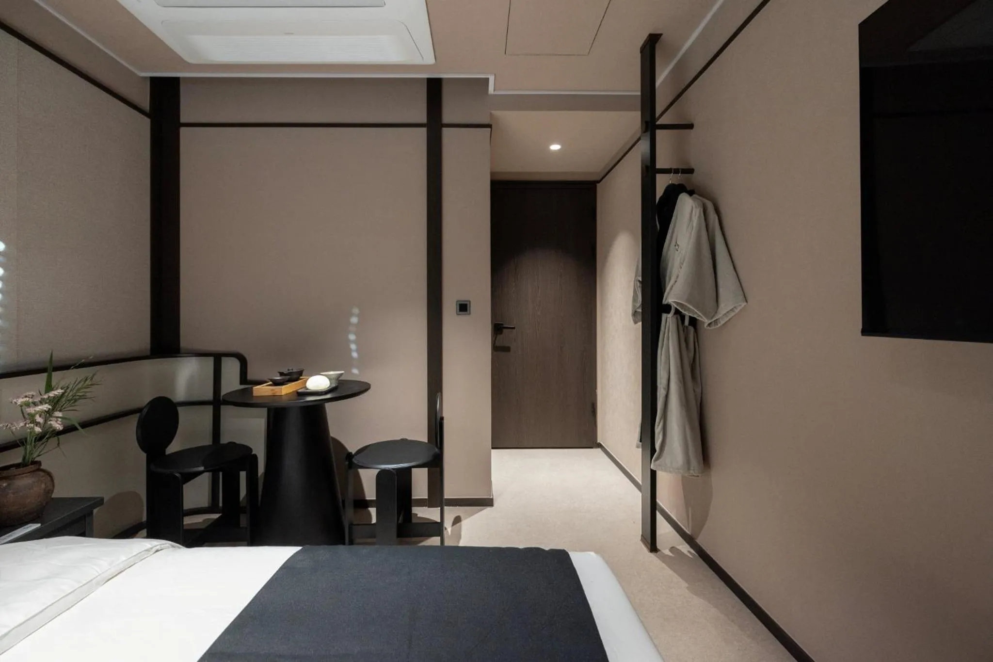 Photo of the whole room, Bed in Anook Hotel and Spa Jongno Unni