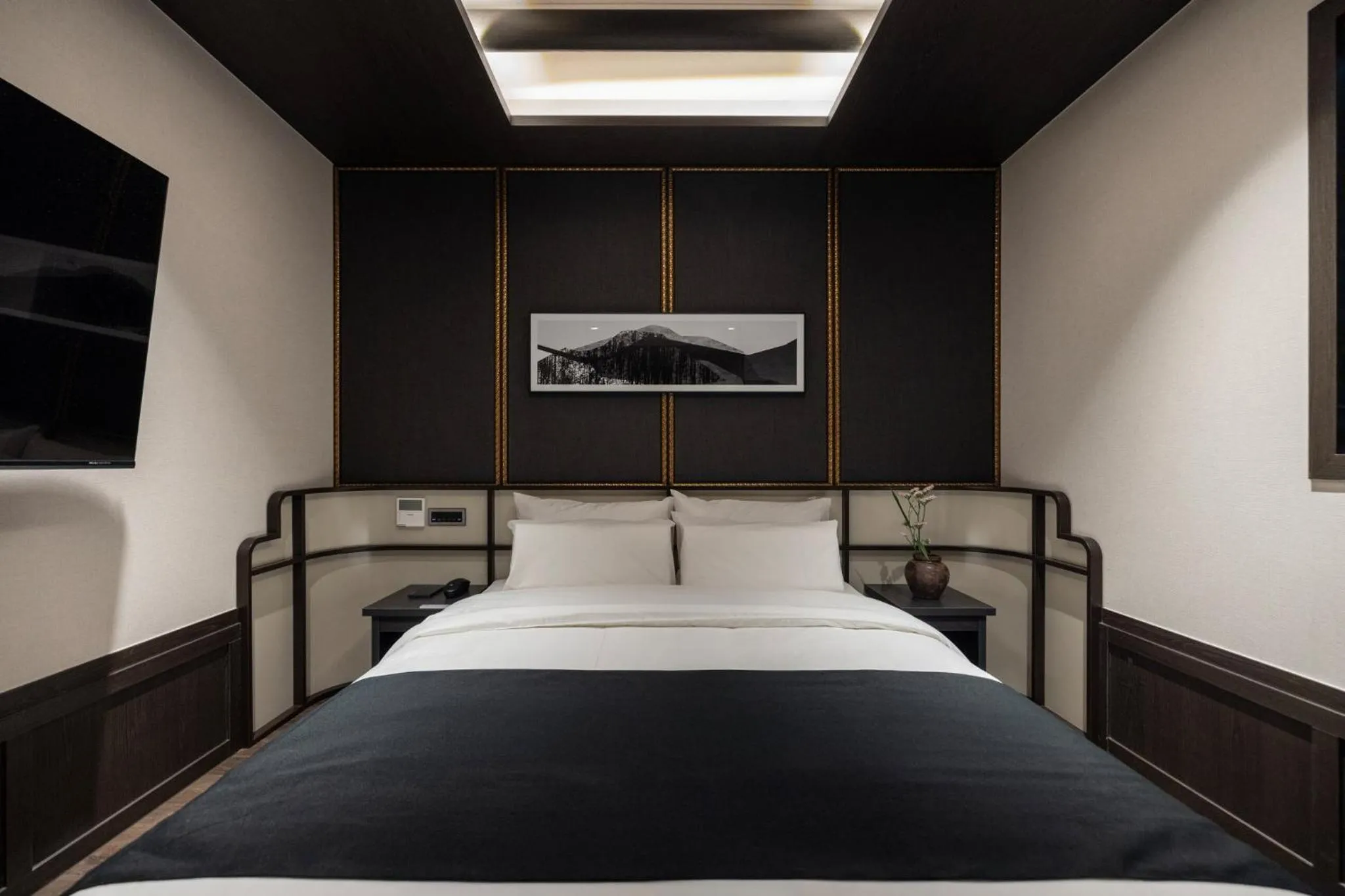 Photo of the whole room, Bed in Anook Hotel and Spa Jongno Unni