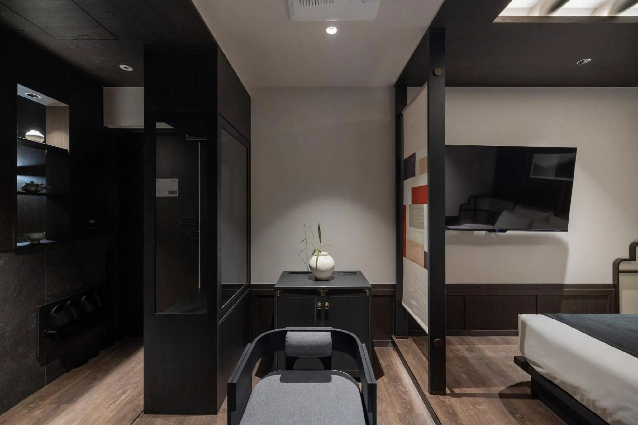 Photo of the whole room, Bed in Anook Hotel and Spa Jongno Unni