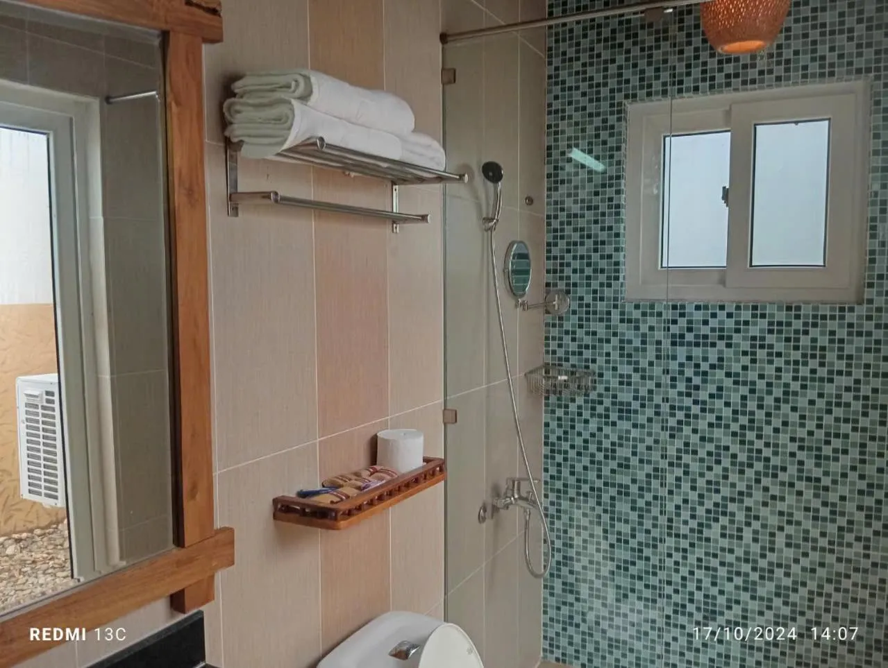 Shower in Melon Resort & Pickleball Club Mũi Né