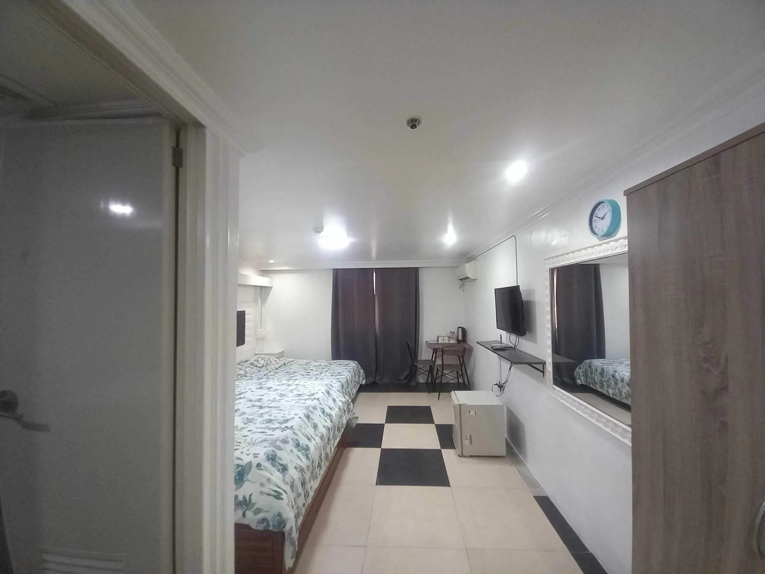 OYO 1141 Healing Condo Hotel