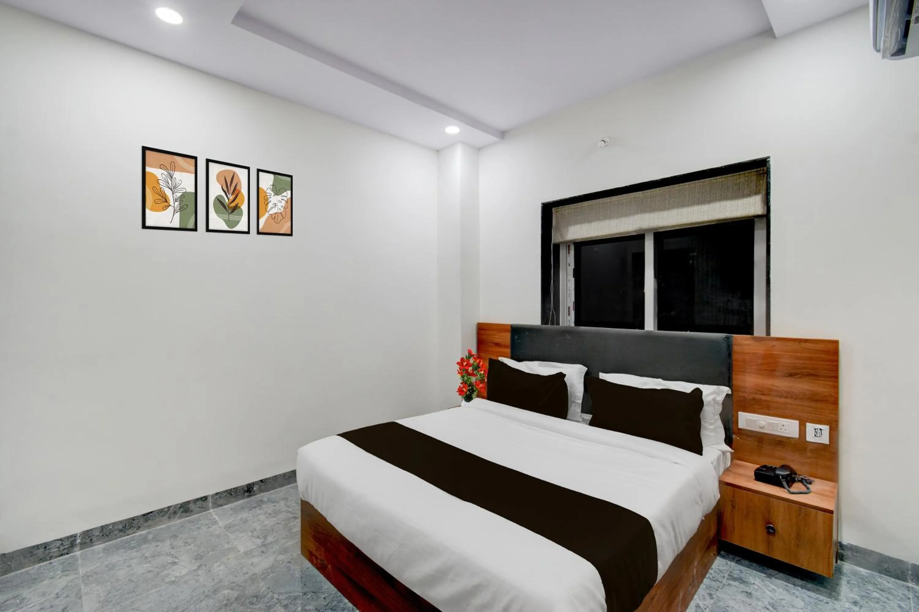 Super Townhouse Oak L B Nagar Metro Station
