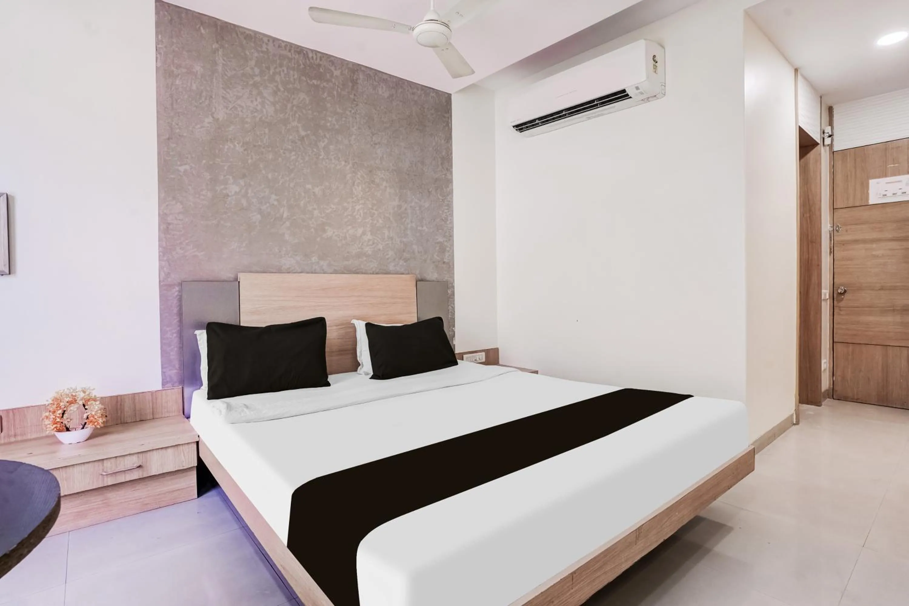 Super Townhouse Kranti Square Aurangabad