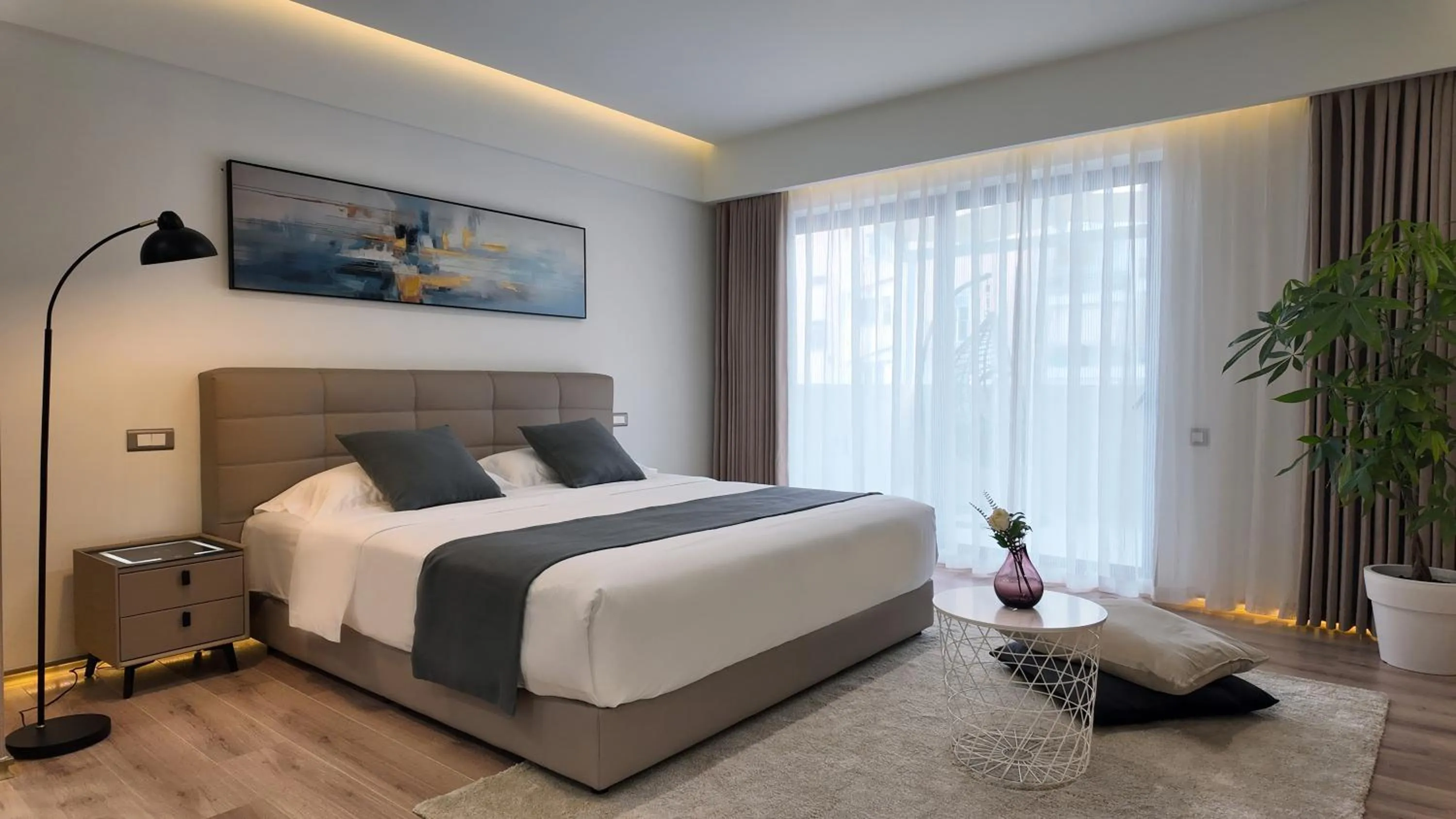 Bed in CC LUX Suites in Piraeus Port