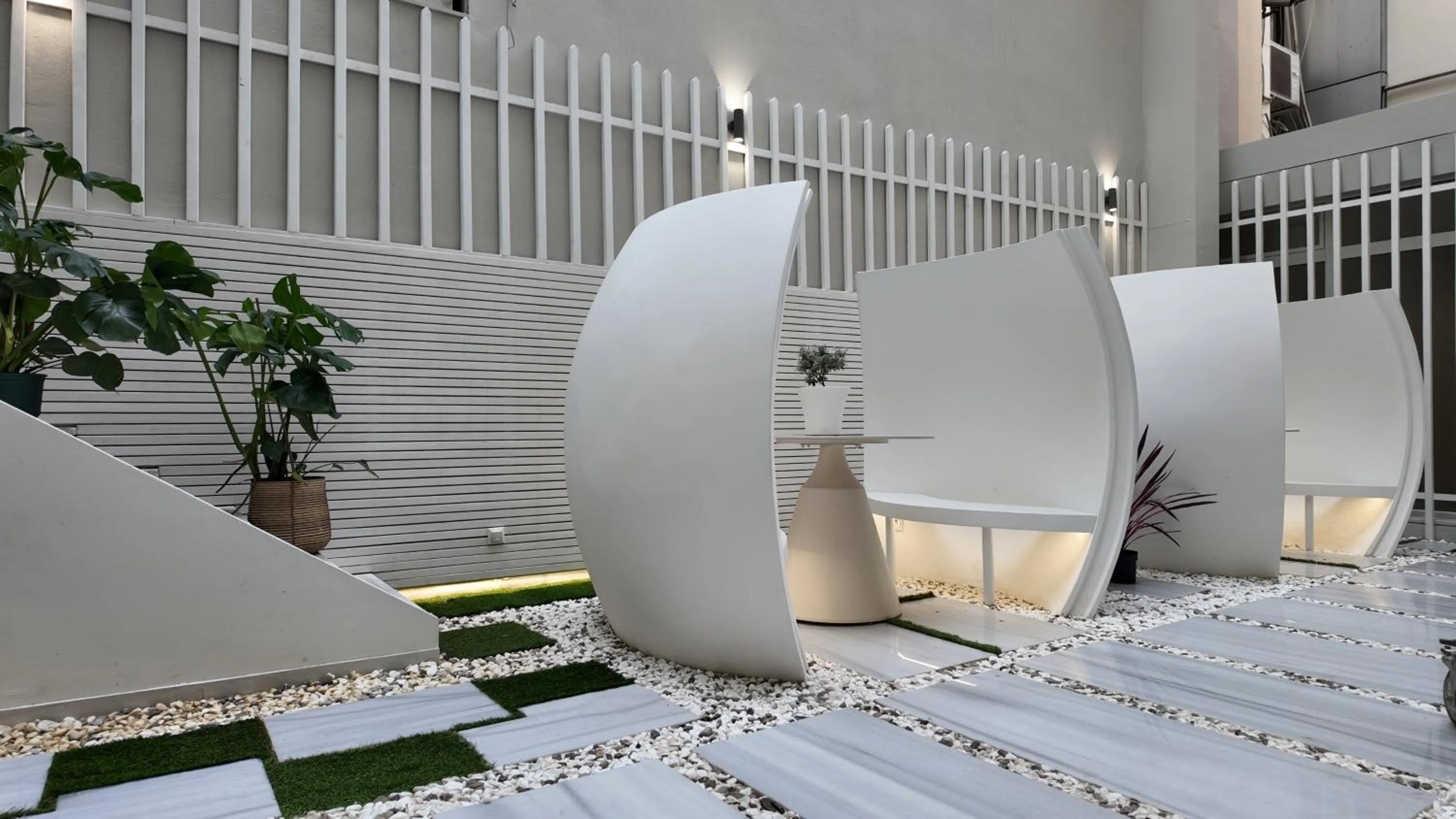 Garden in CC LUX Suites in Piraeus Port