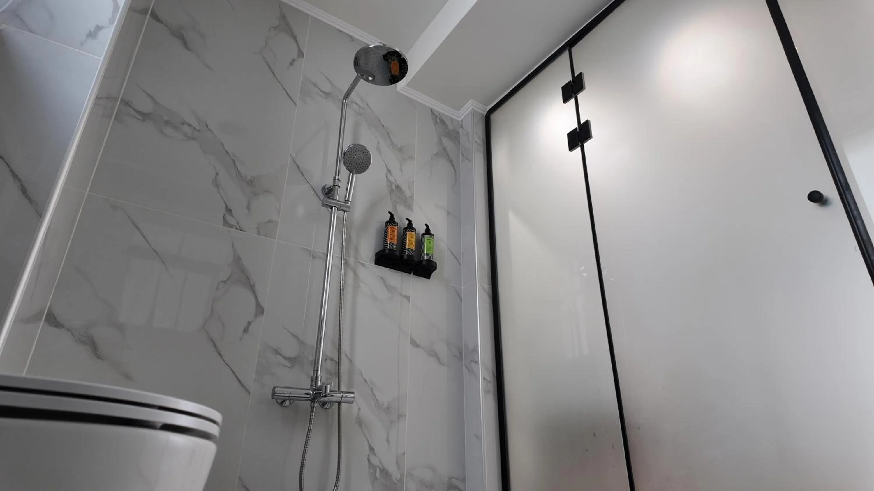 Shower in CC LUX Suites in Piraeus Port