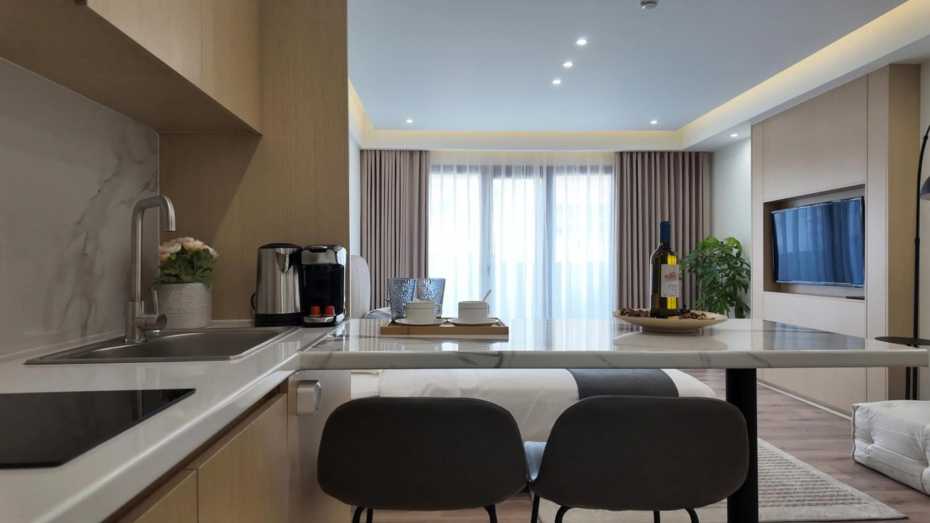 Coffee/tea facilities in CC LUX Suites in Piraeus Port