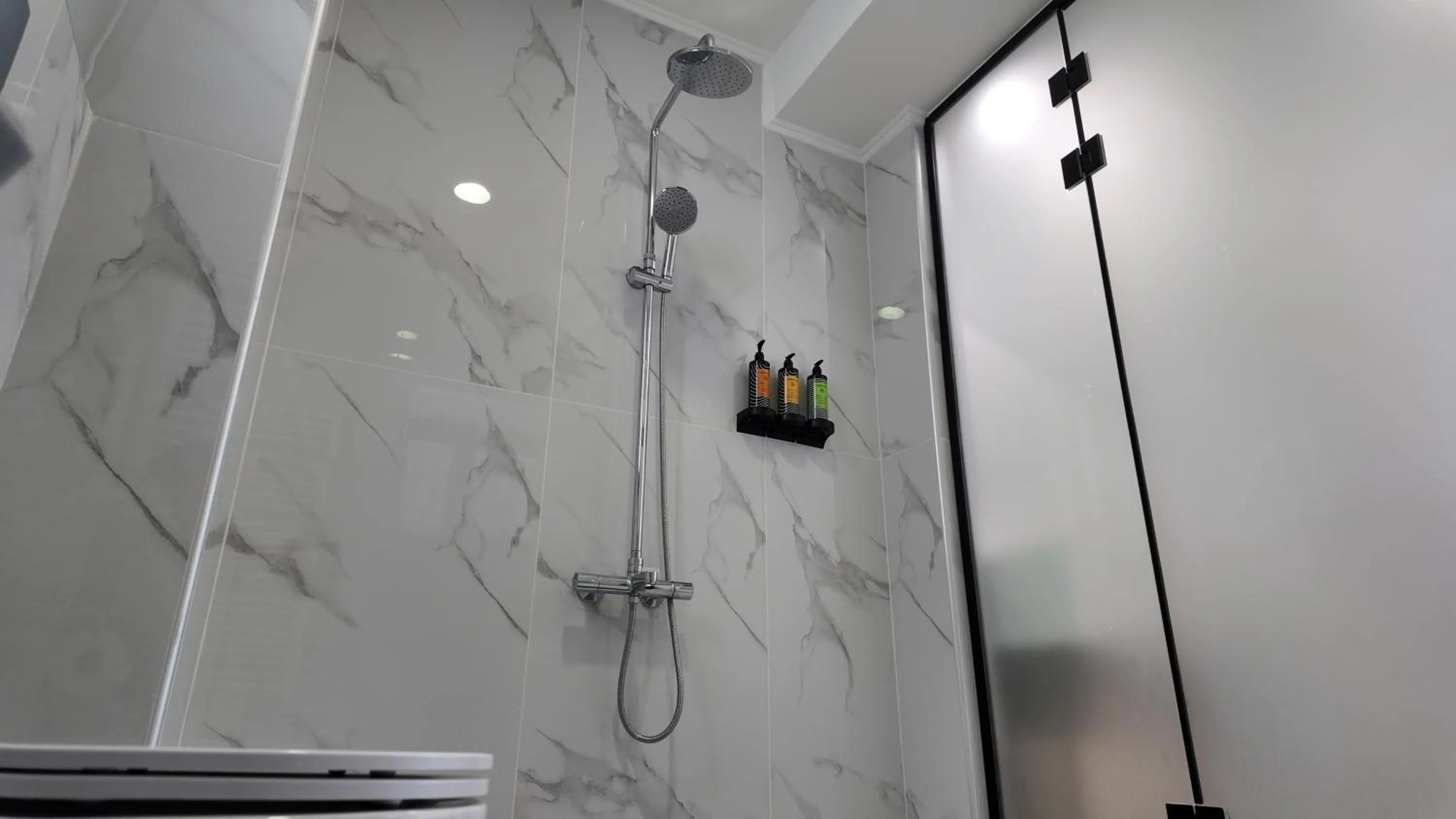 Shower in CC LUX Suites in Piraeus Port