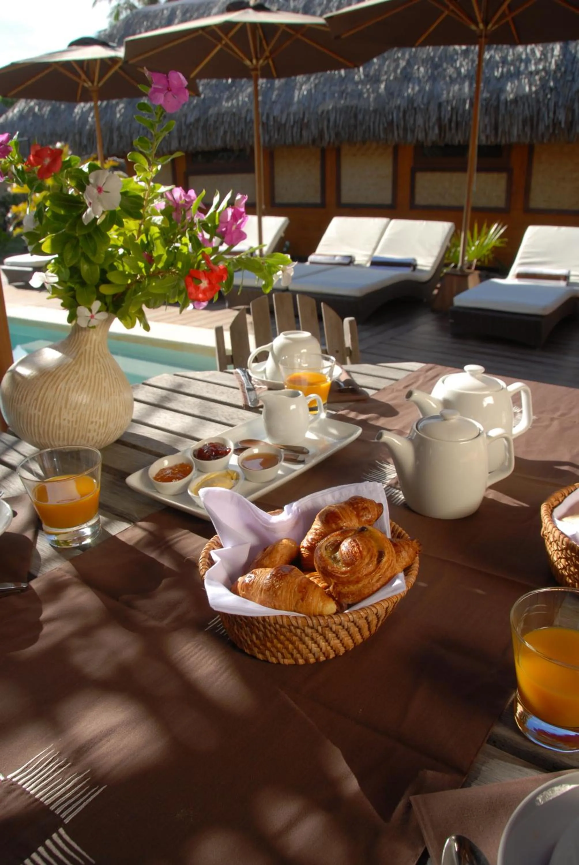 Continental breakfast in Green Lodge Moorea
