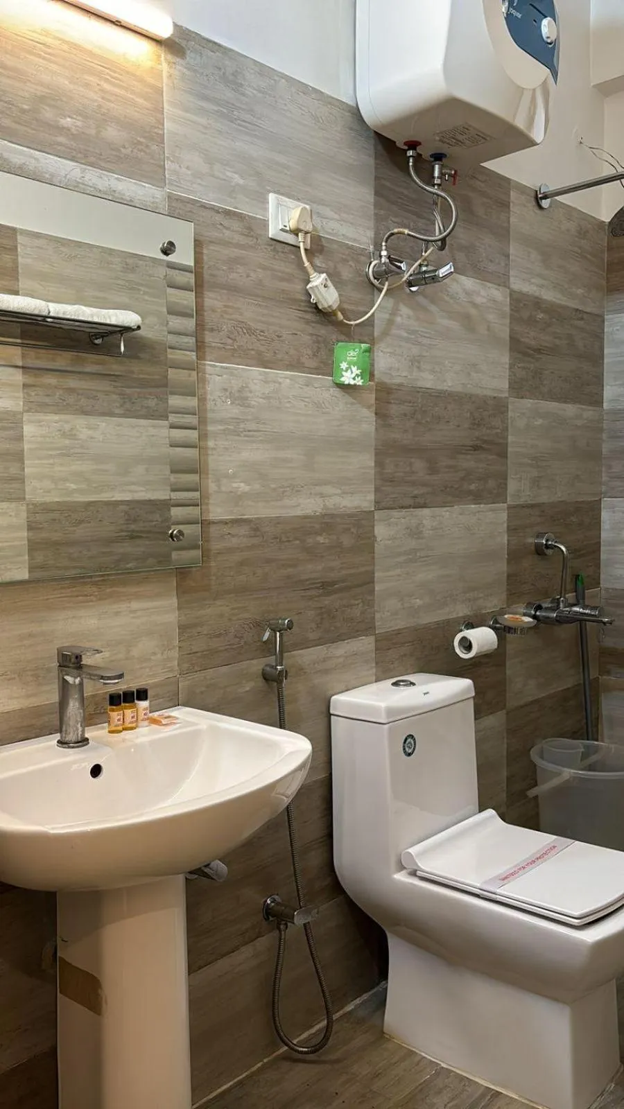 Toilet in HUKAM'S HOLIDAY HOME by HHH