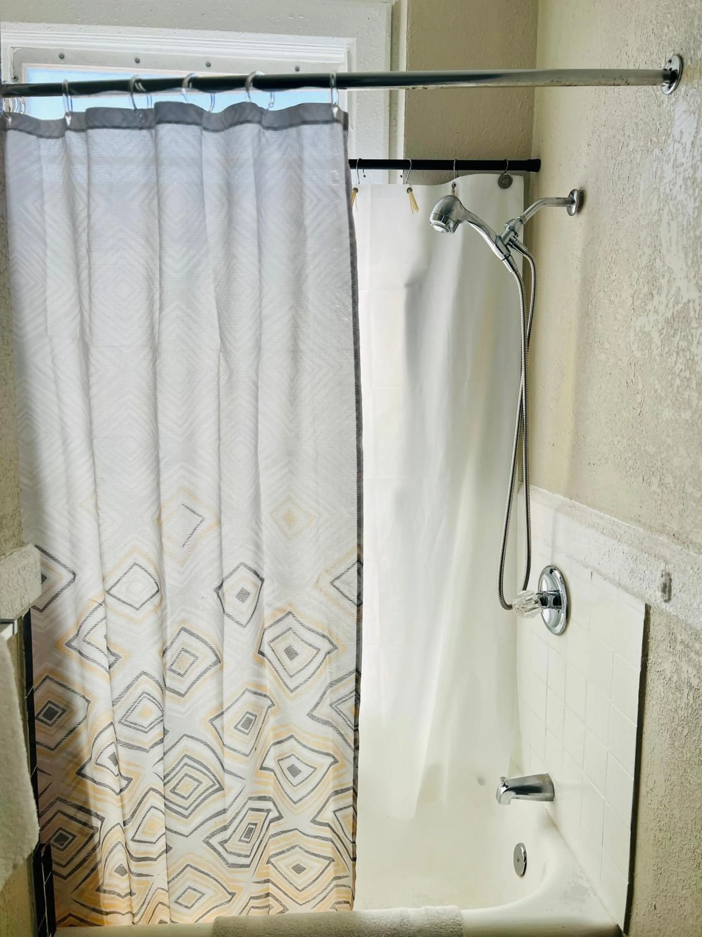 Shower in Admiral Hotel