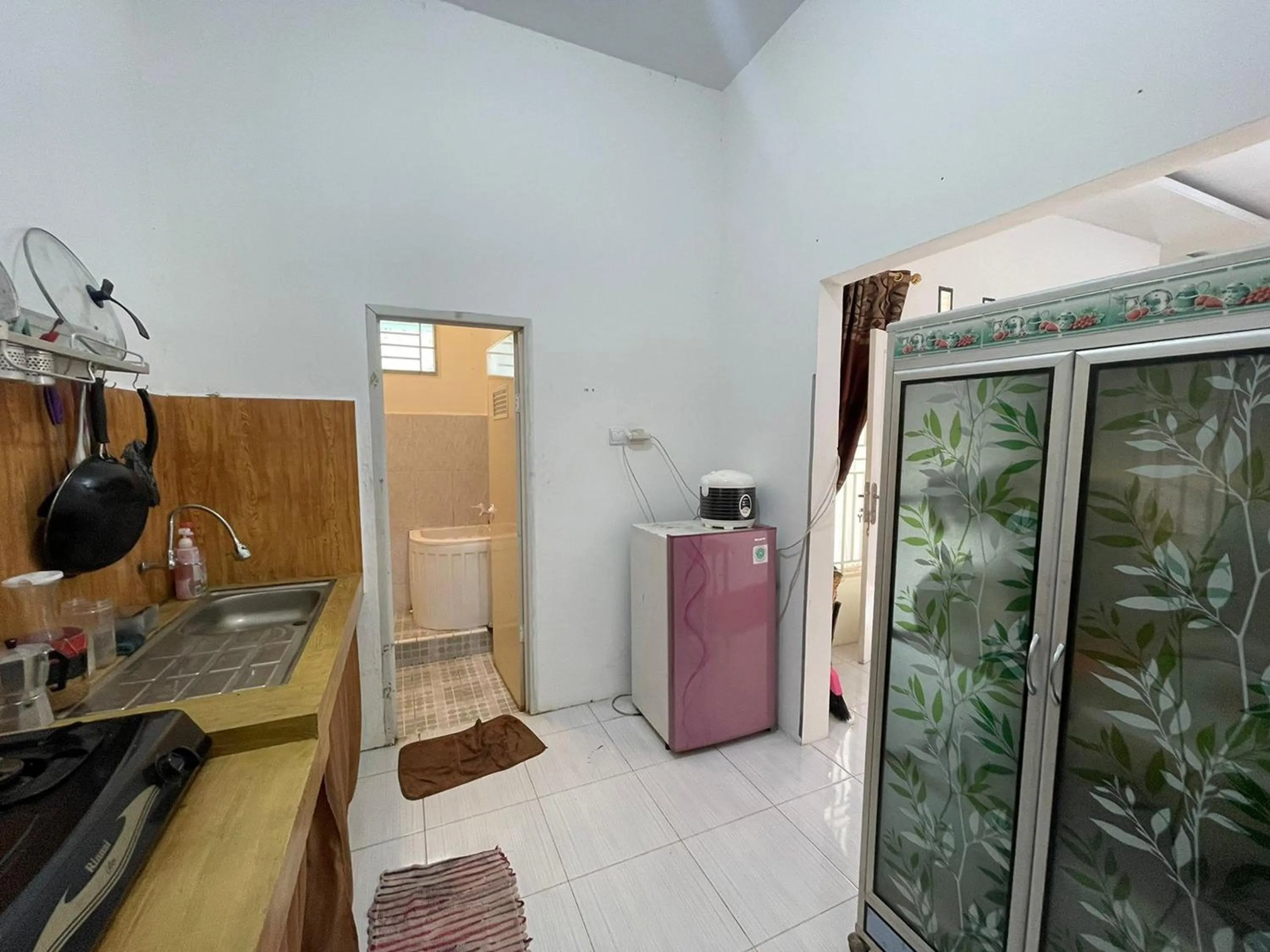 Kitchen or kitchenette in Villa Palacios Syari'ah Bukittinggi