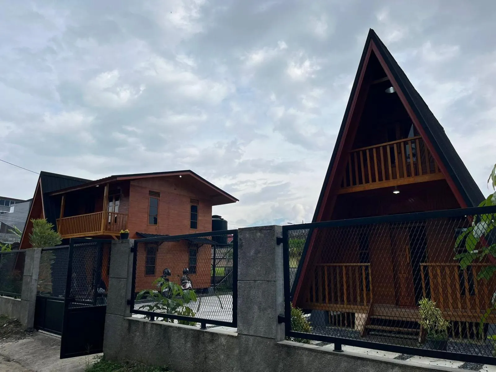 Property building in Villa Tapian Banda