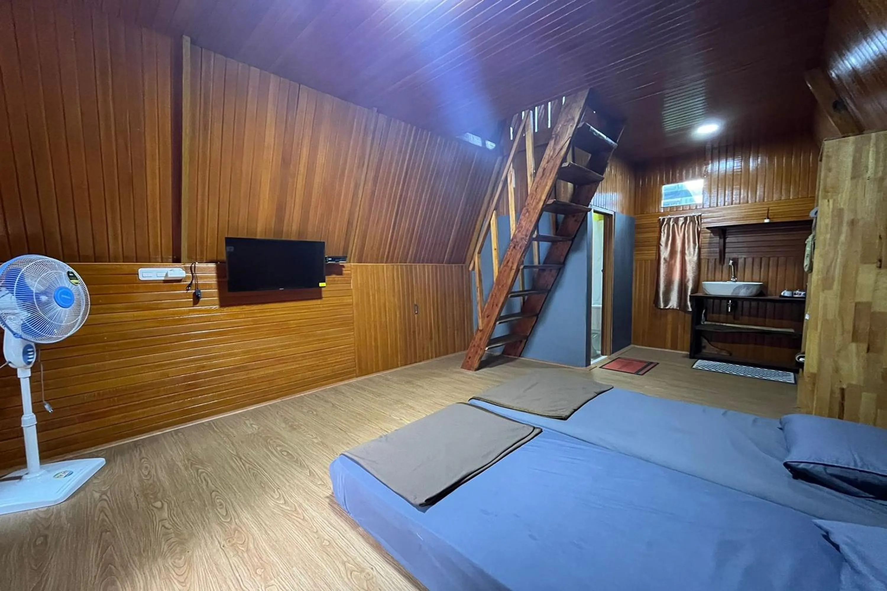 Bedroom, Bed in Villa Tapian Banda