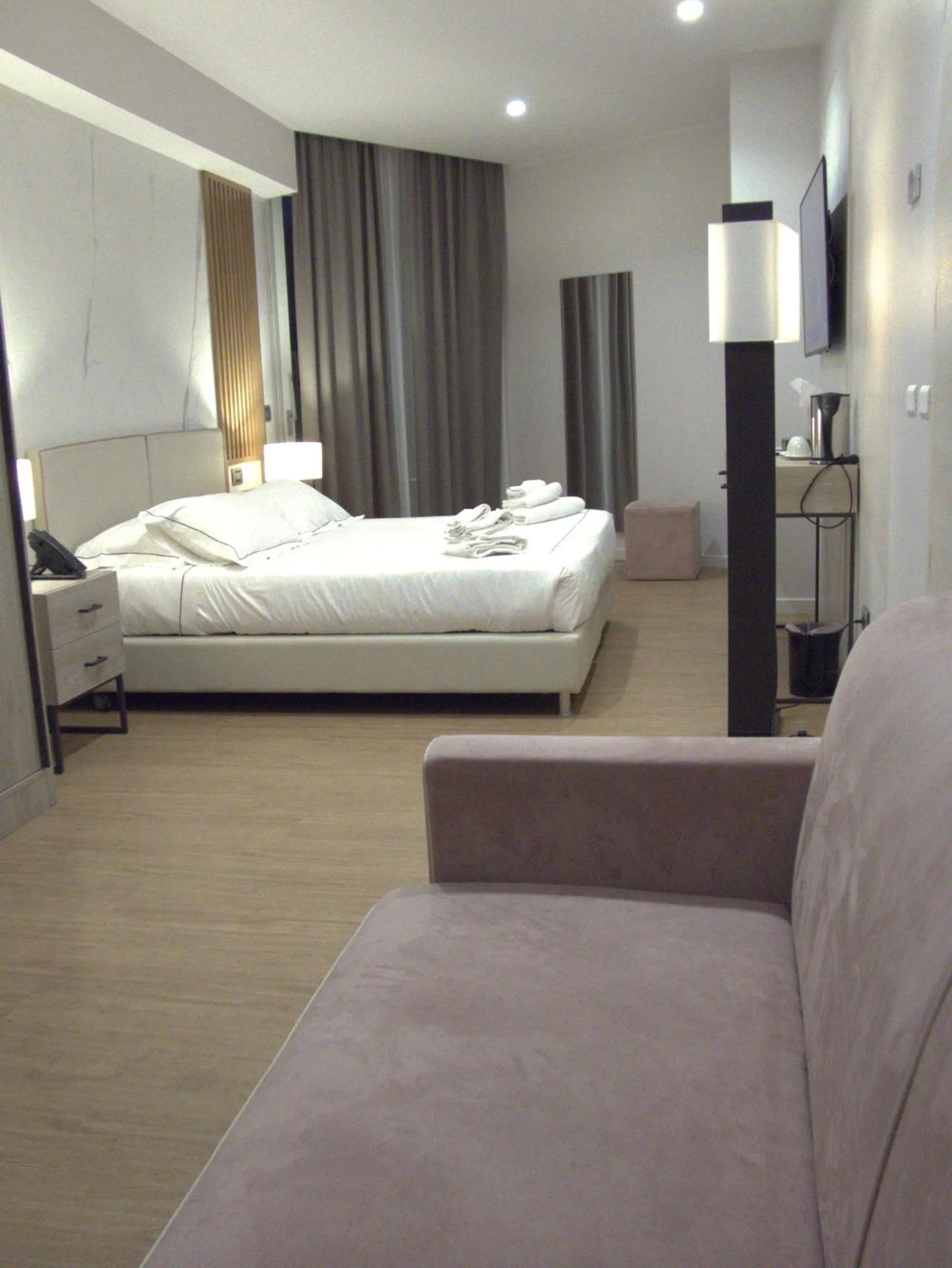 Bedroom, Bed in Hotel Byron