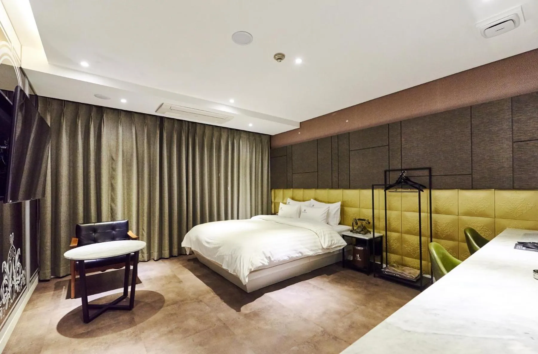 Bed in Hotel The Class