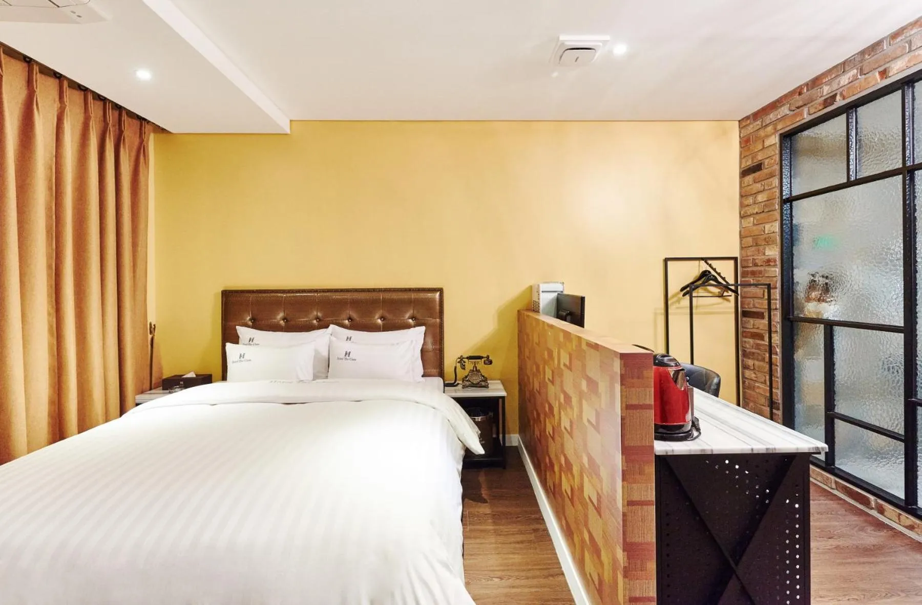 Bed in Hotel The Class