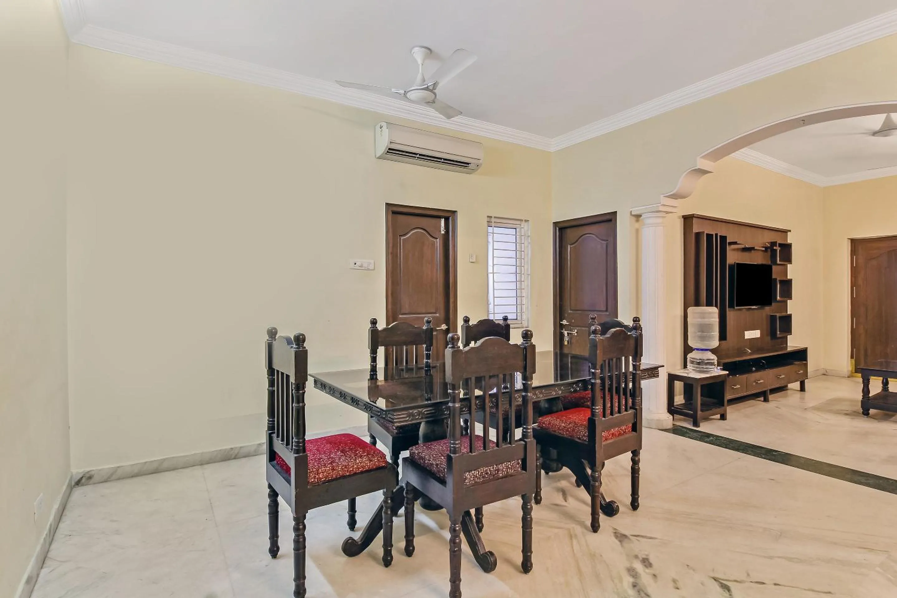 Super Townhouse Sri Nirvana Inn