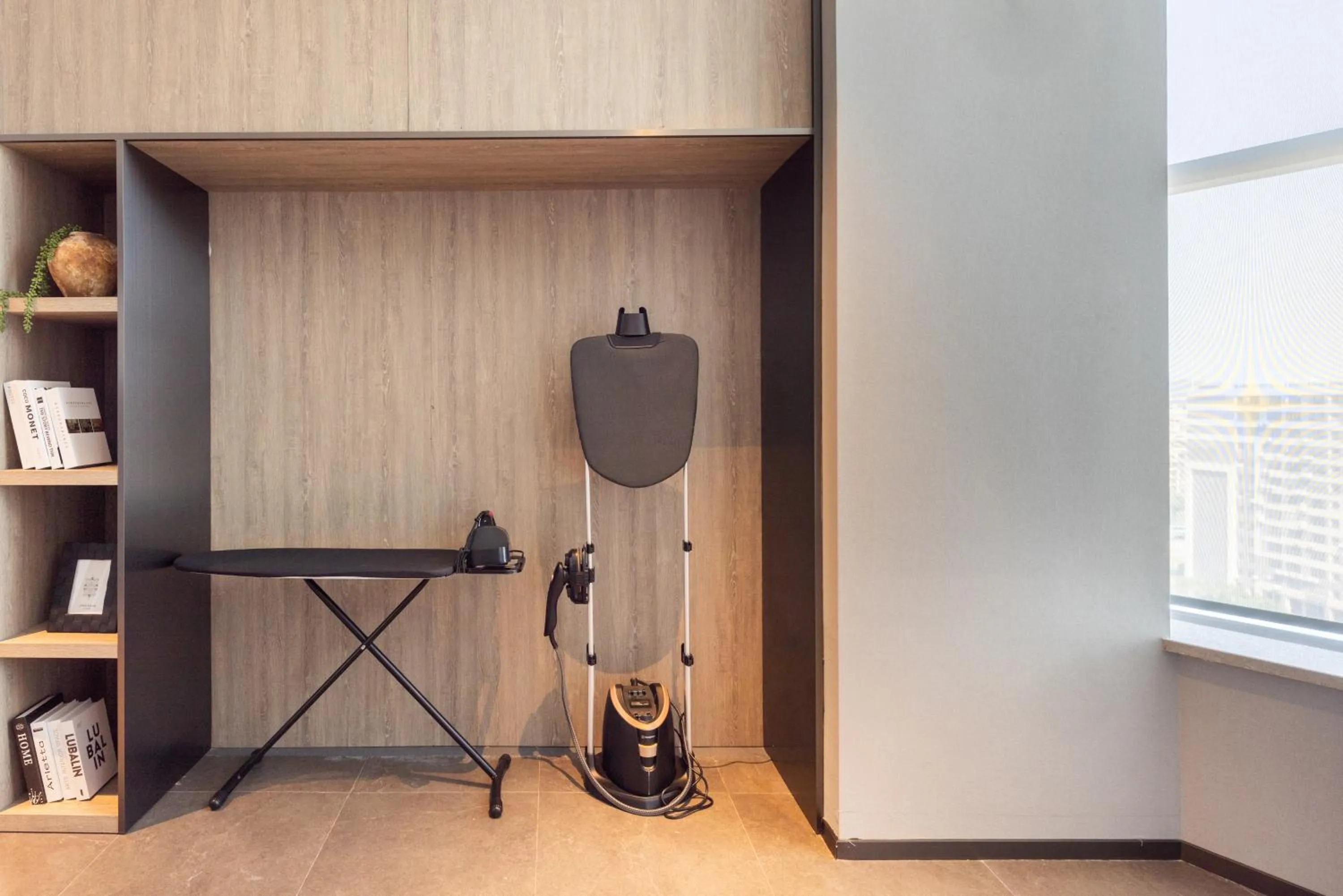 UrCove By Hyatt Guangzhou Baiyun Airport