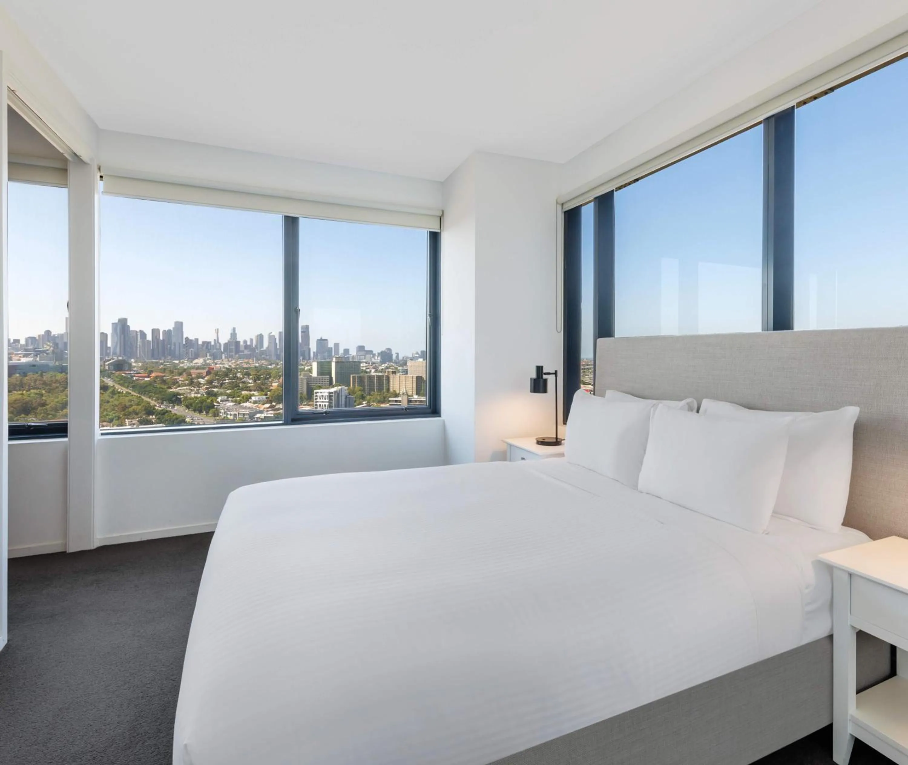 Bed in Oaks Melbourne Flemington Suites