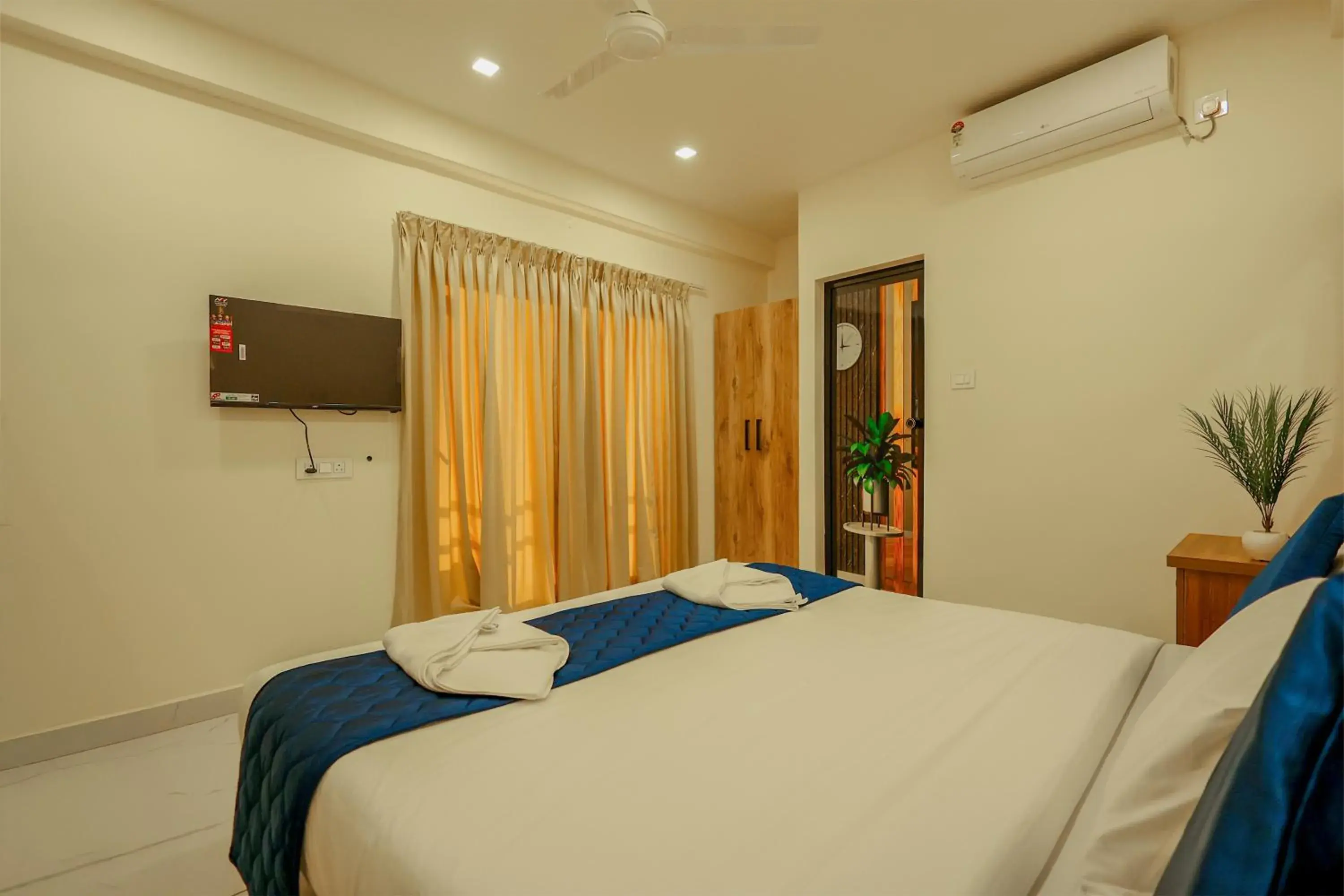 Triple Room with Balcony in Moonic Days Infopark Kakkanad Triple Room with Balcony in Moonic Days Infopark Kakkanad