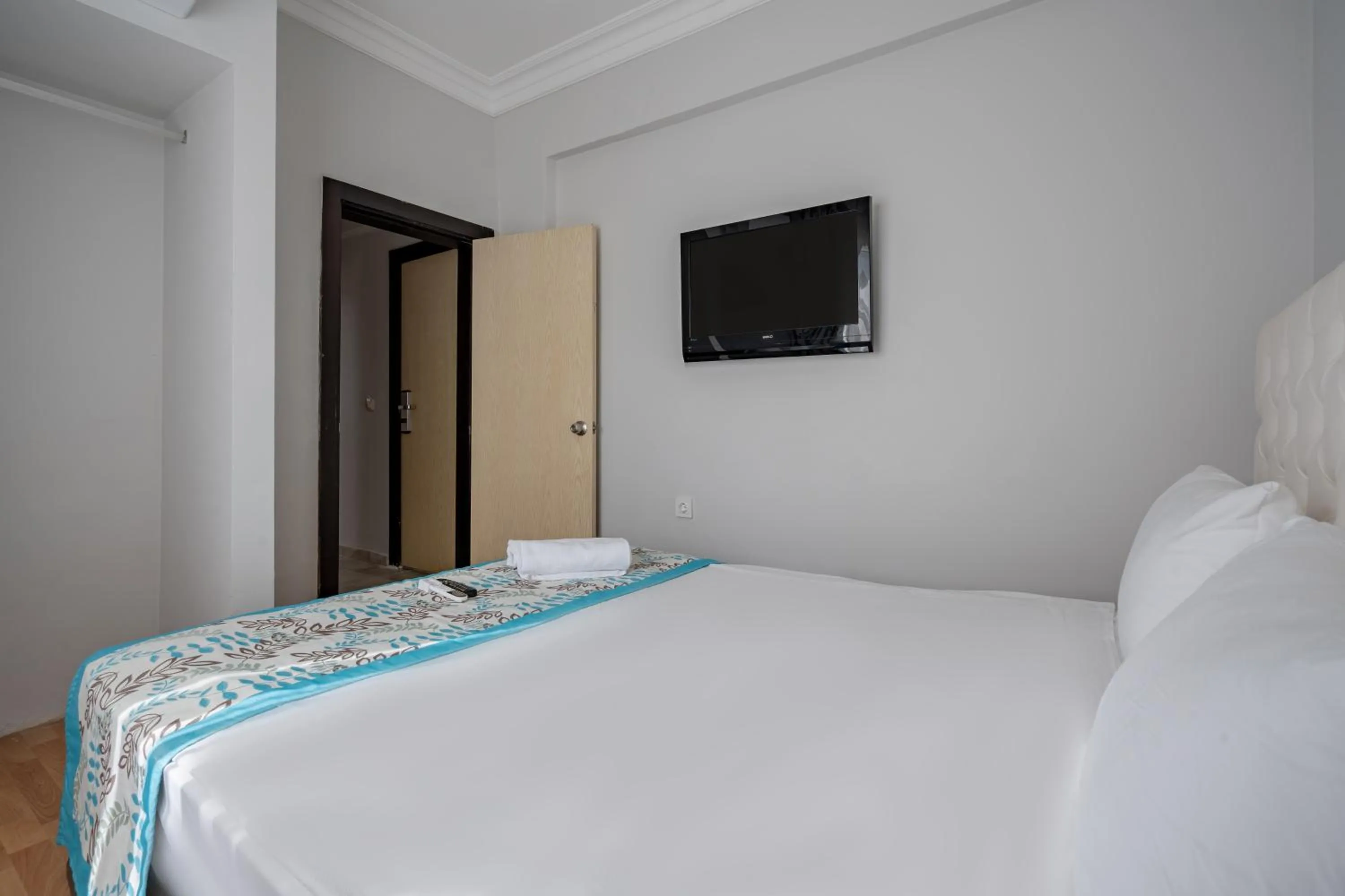 Bed in Side Nusso Beach Club - All Inclusive