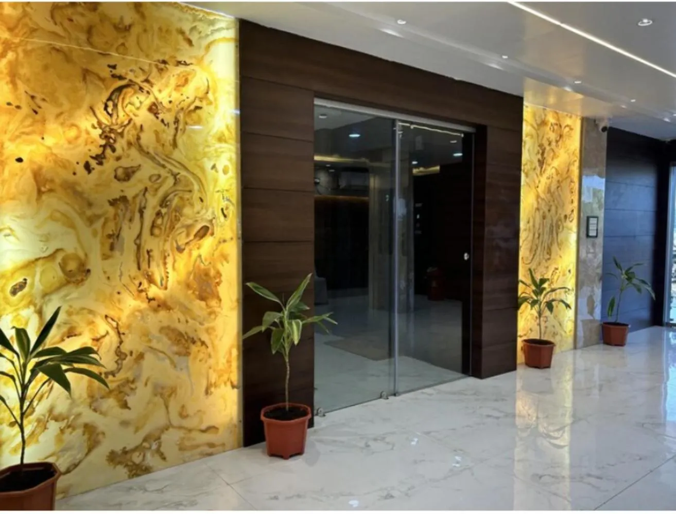 Facade/entrance in Hotel New Arcadia