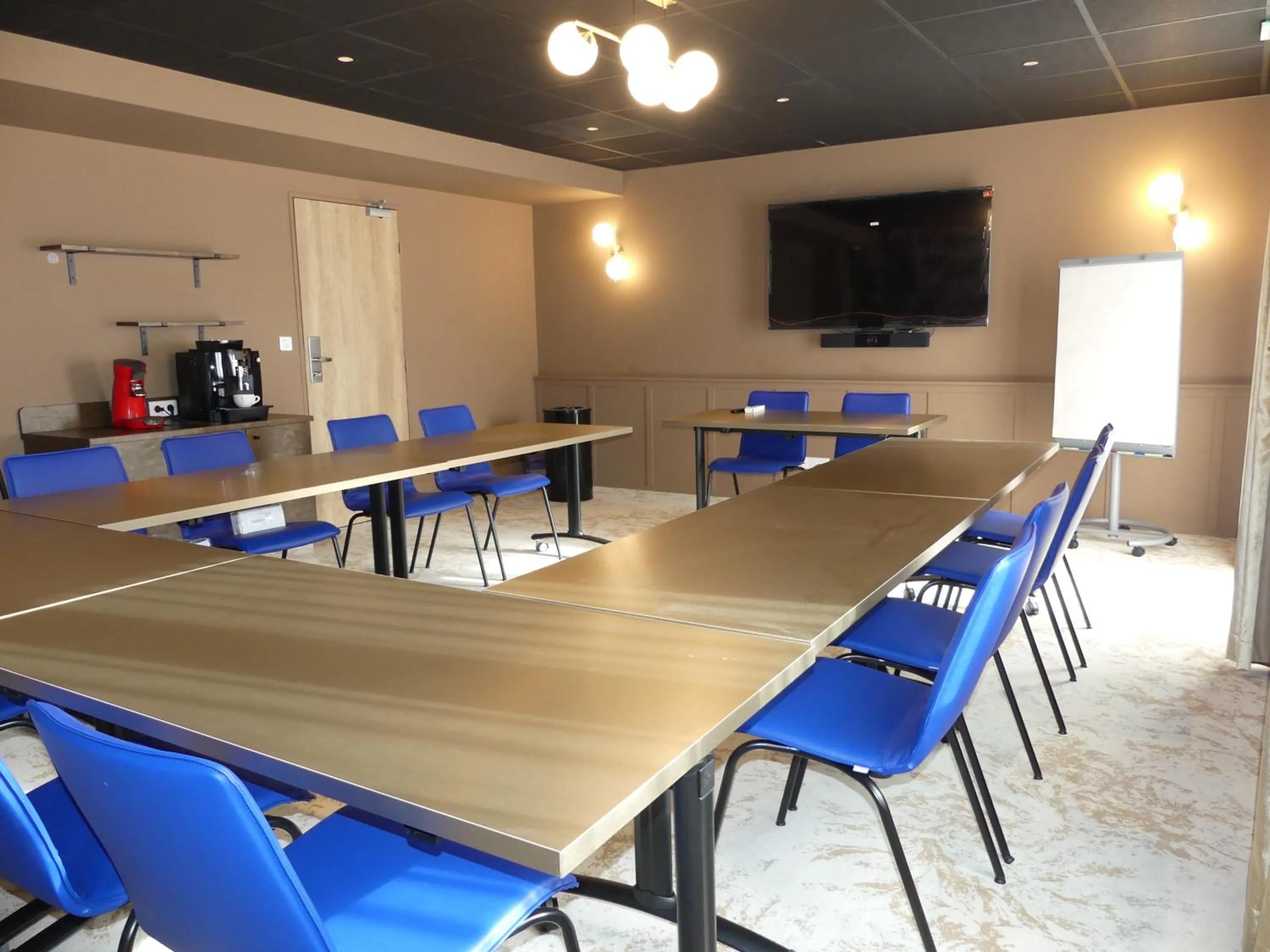 Meeting/conference room in Brit Hotel Confort Alençon