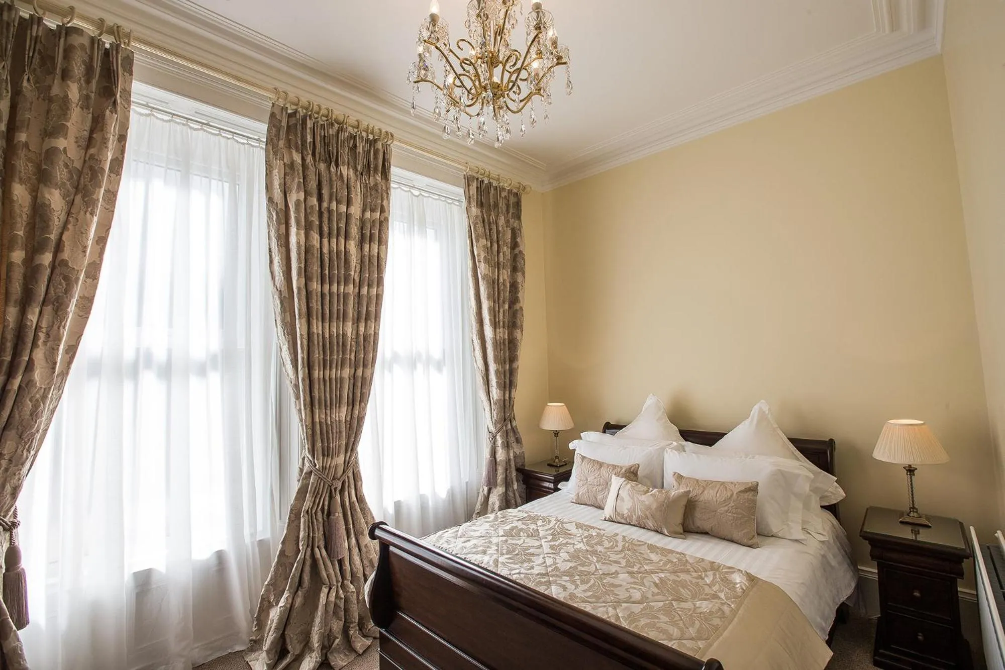 Bed in Tullyglass House Hotel