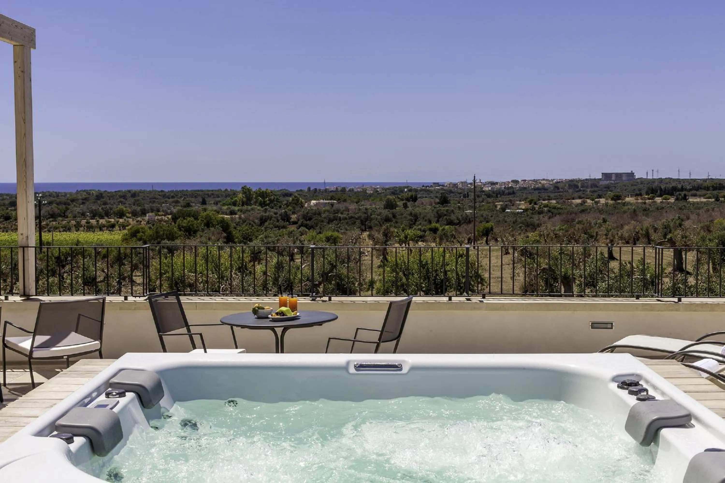 Hot Tub in Tenuta Monticelli Bio Relais