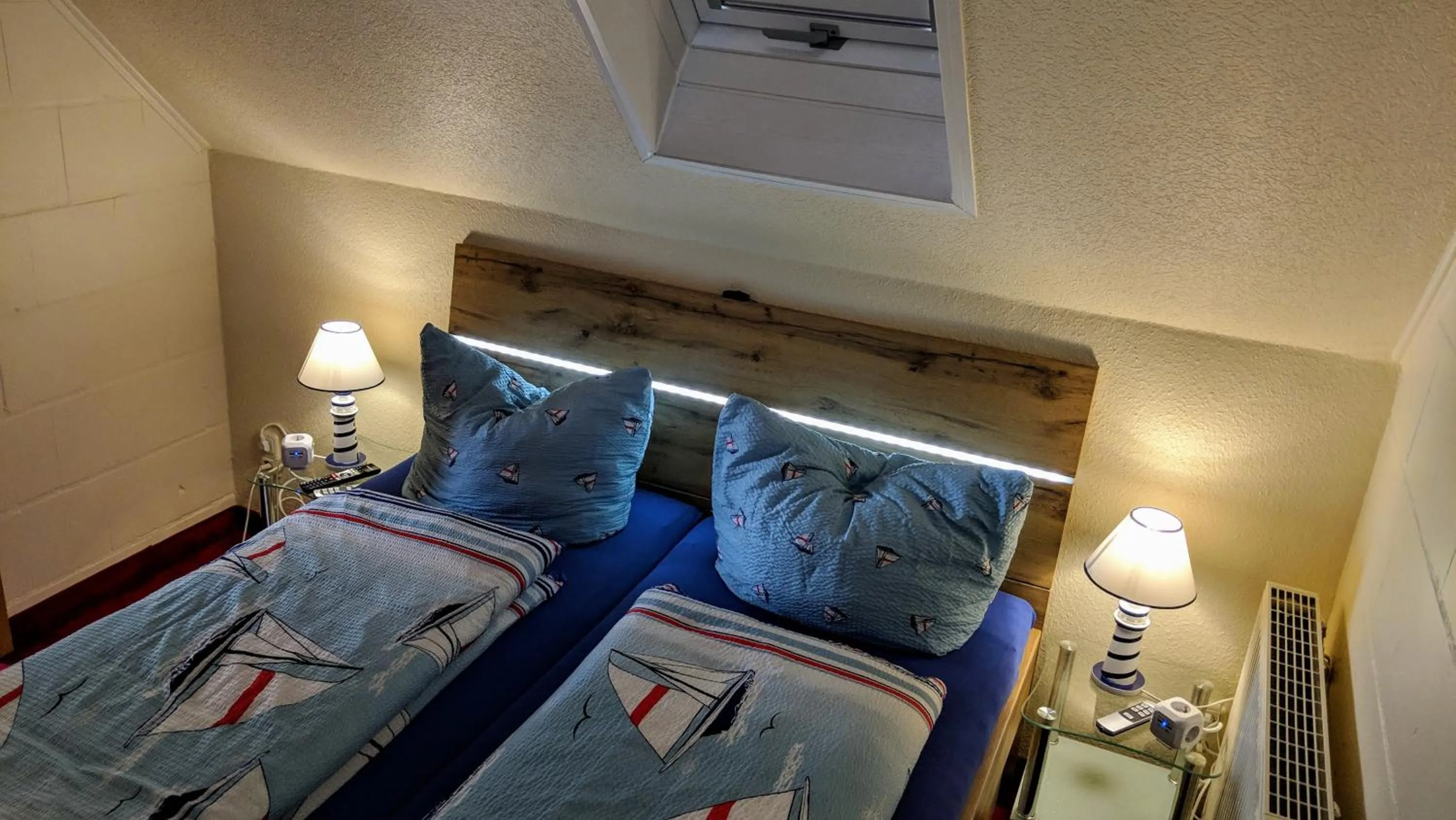 Bed in Hotel Drostenhof garni