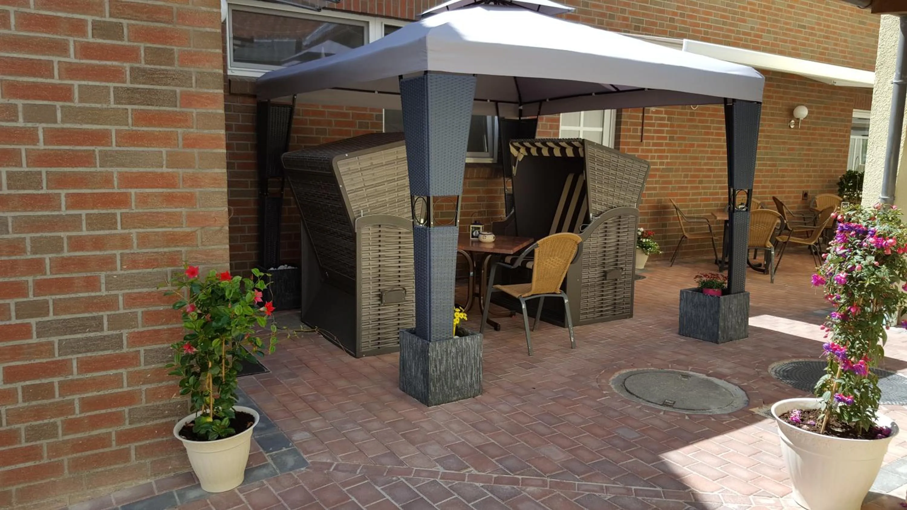 Facade/entrance in Hotel Drostenhof garni