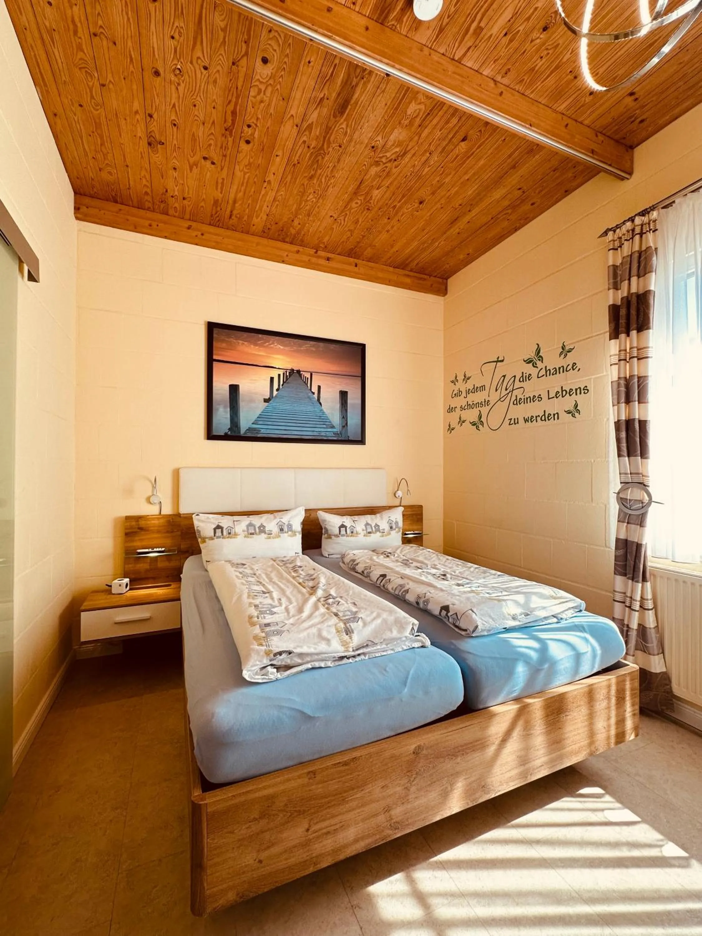 Bed in Hotel Drostenhof garni