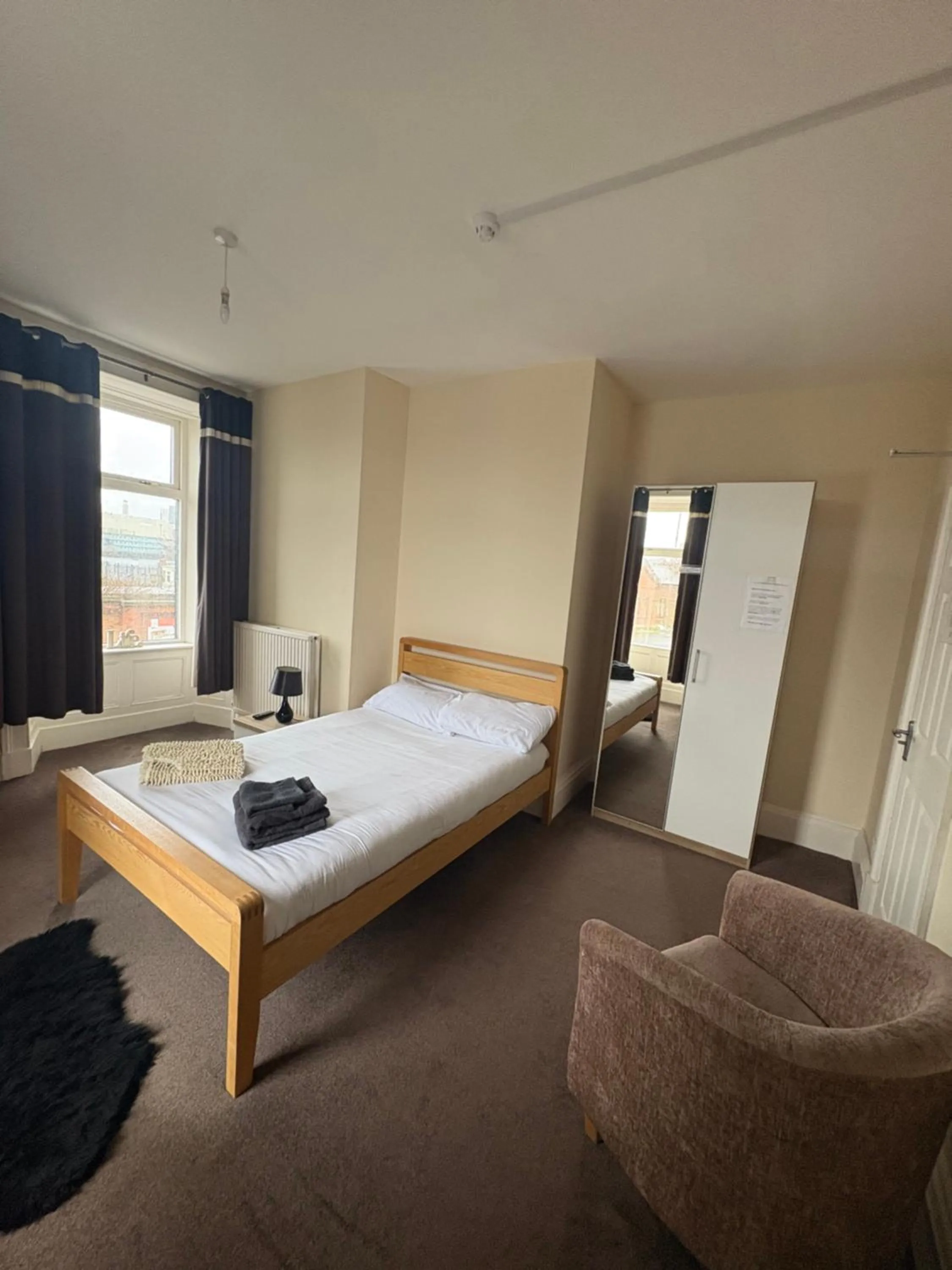 Bed in The Harbour Inn