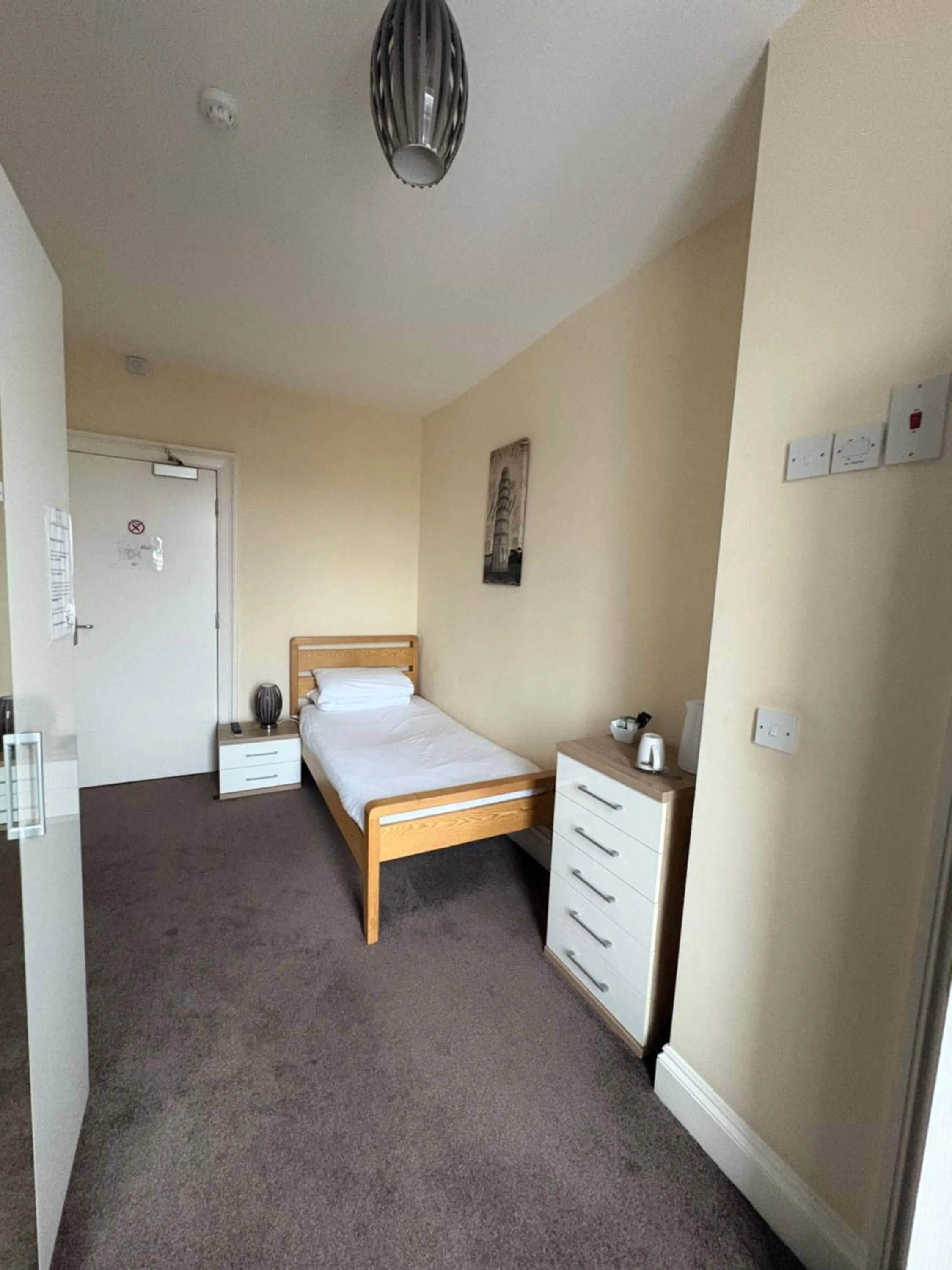 Bed in The Harbour Inn