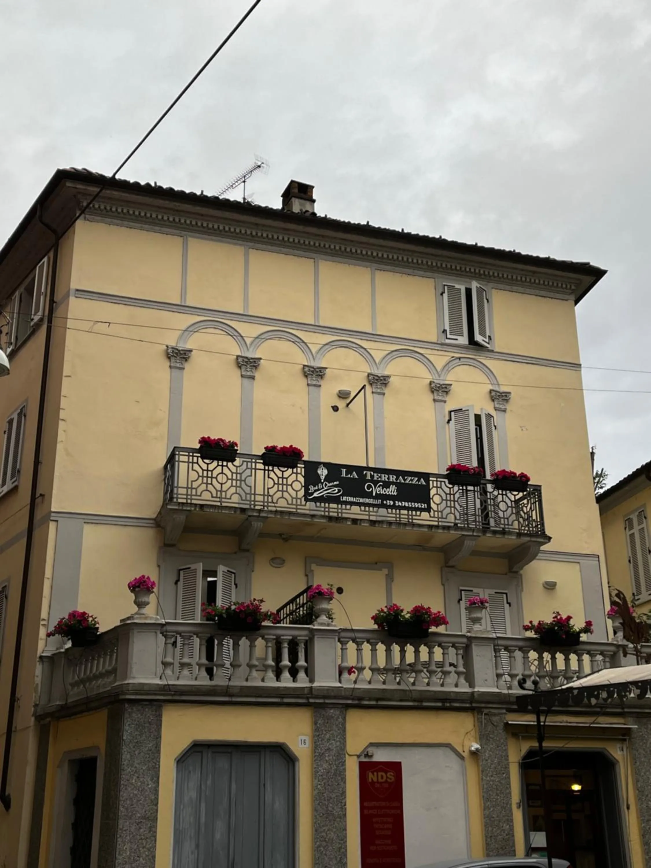 Property building in La Terrazza Vercelli Bed & Charme