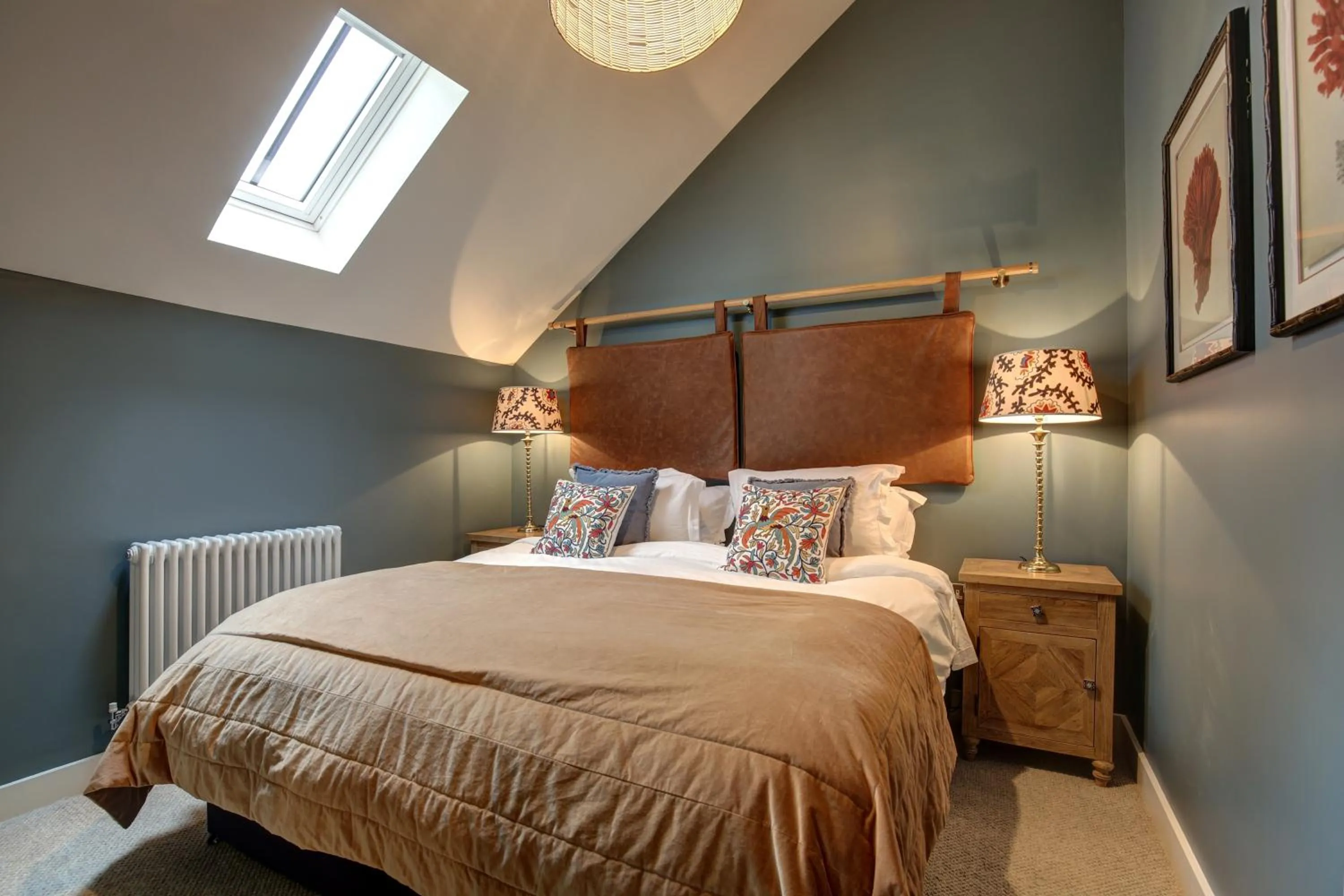 Bed in The Gin Trap Inn