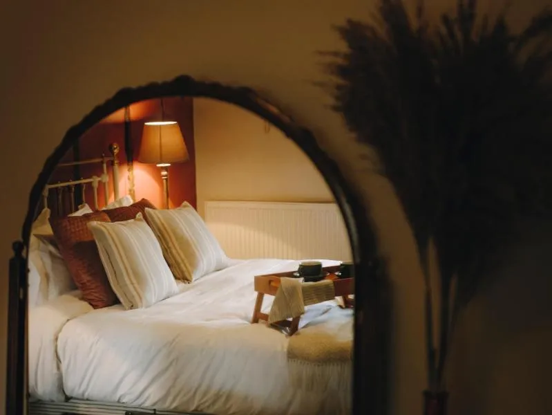 Bed in The Gin Trap Inn