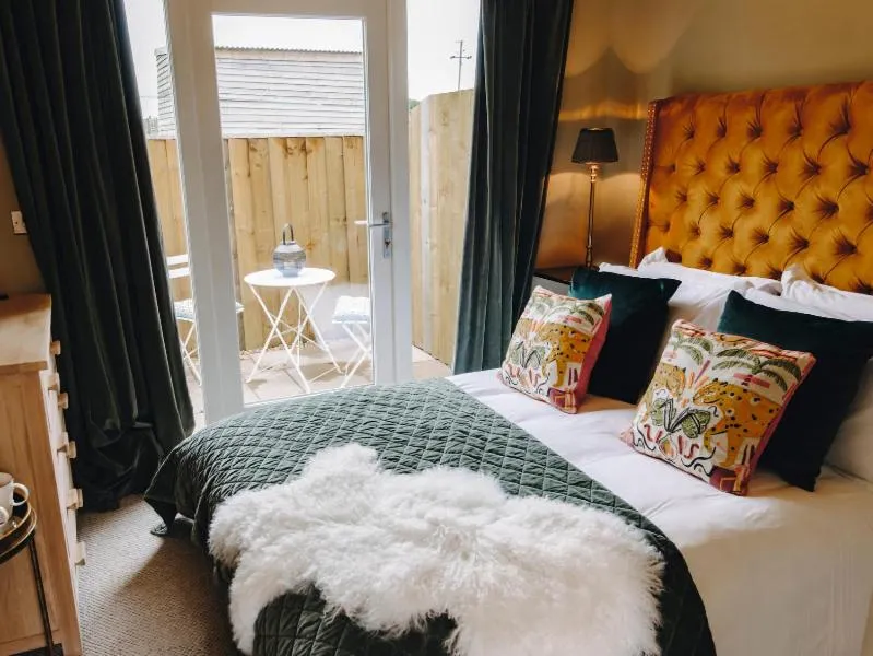 Bed in The Gin Trap Inn