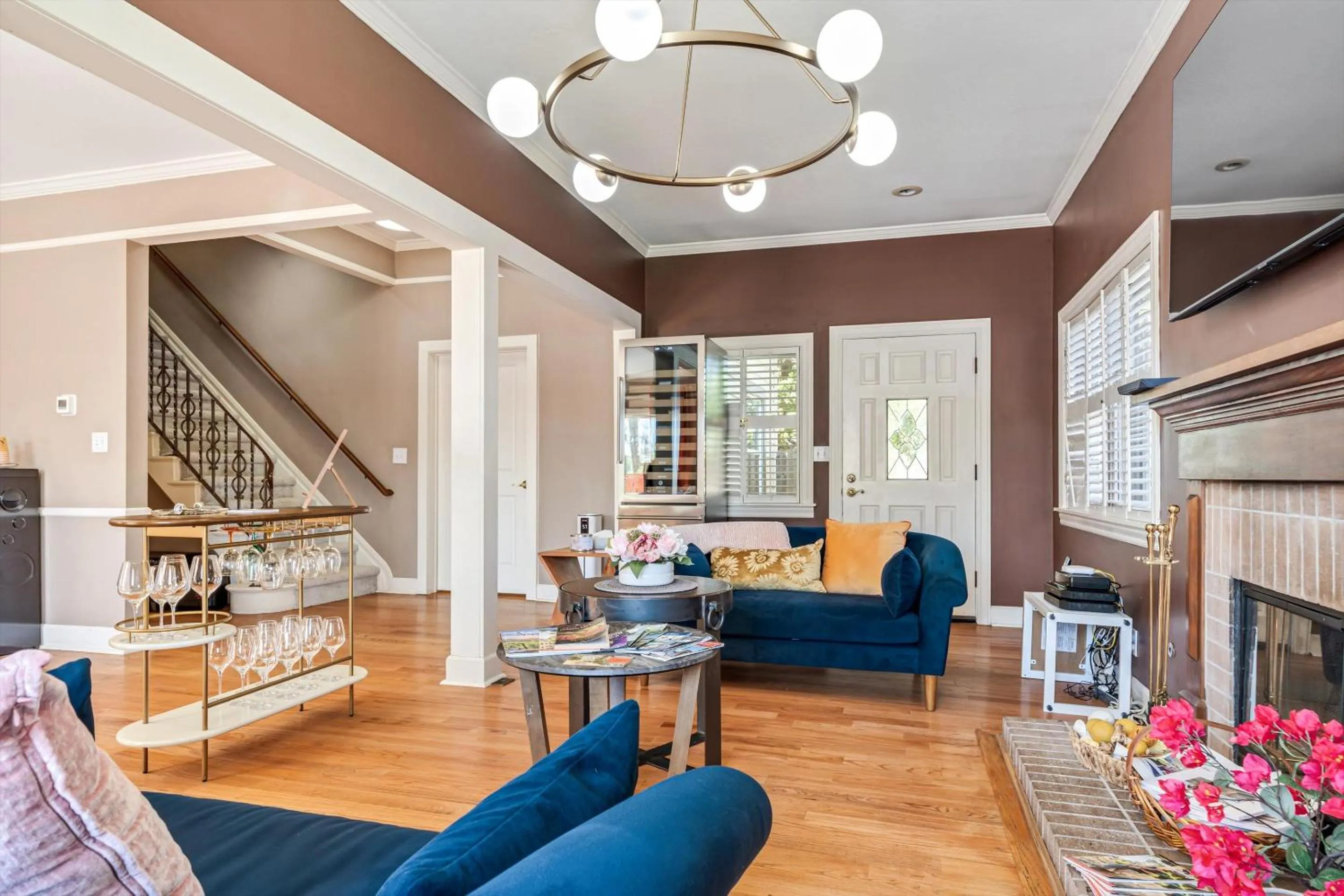 Cinnamon Bear Creekside Inn