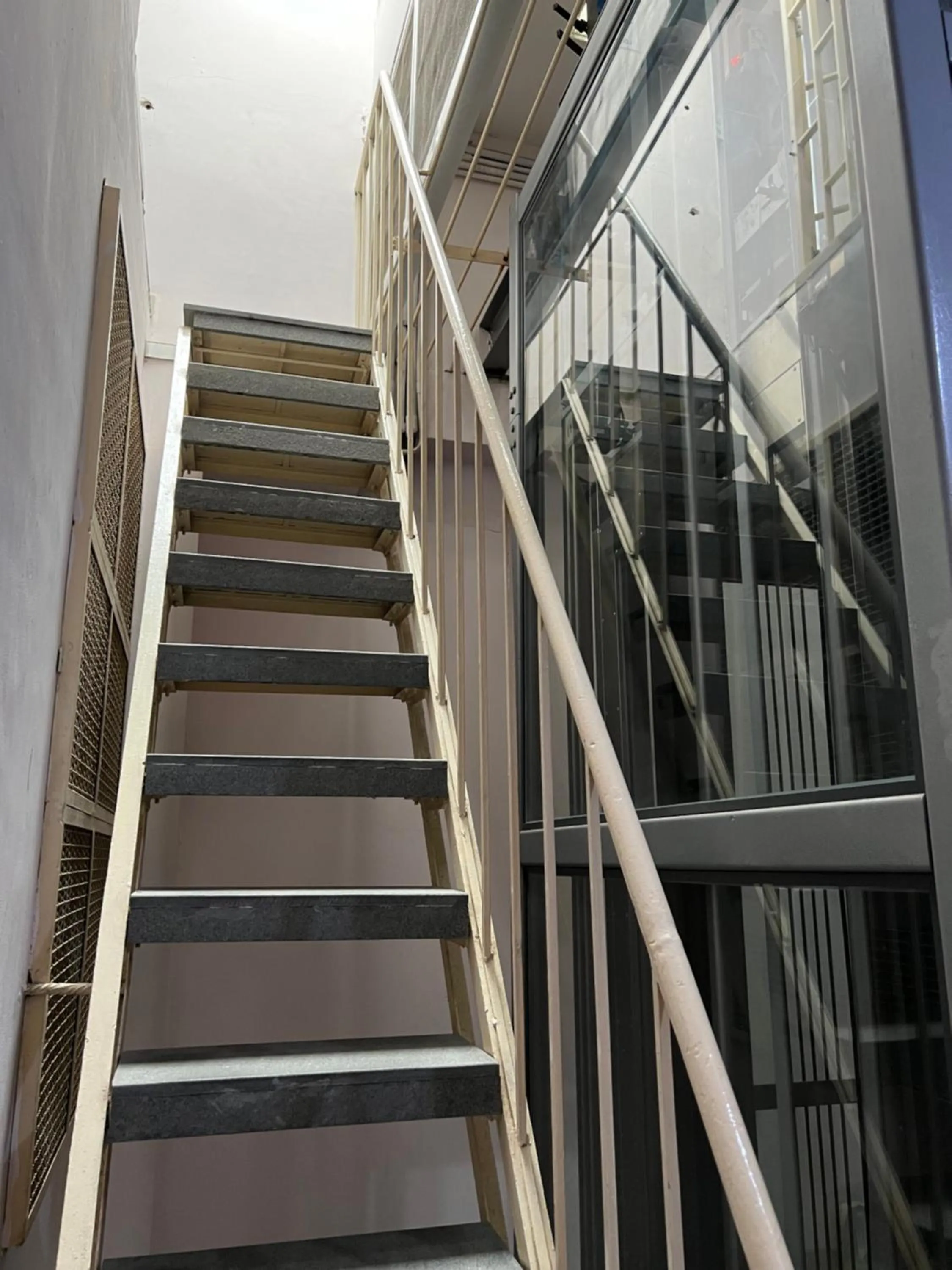 QUANG SAIGON Hotel- 40-7 Bùi Viện-Walking street