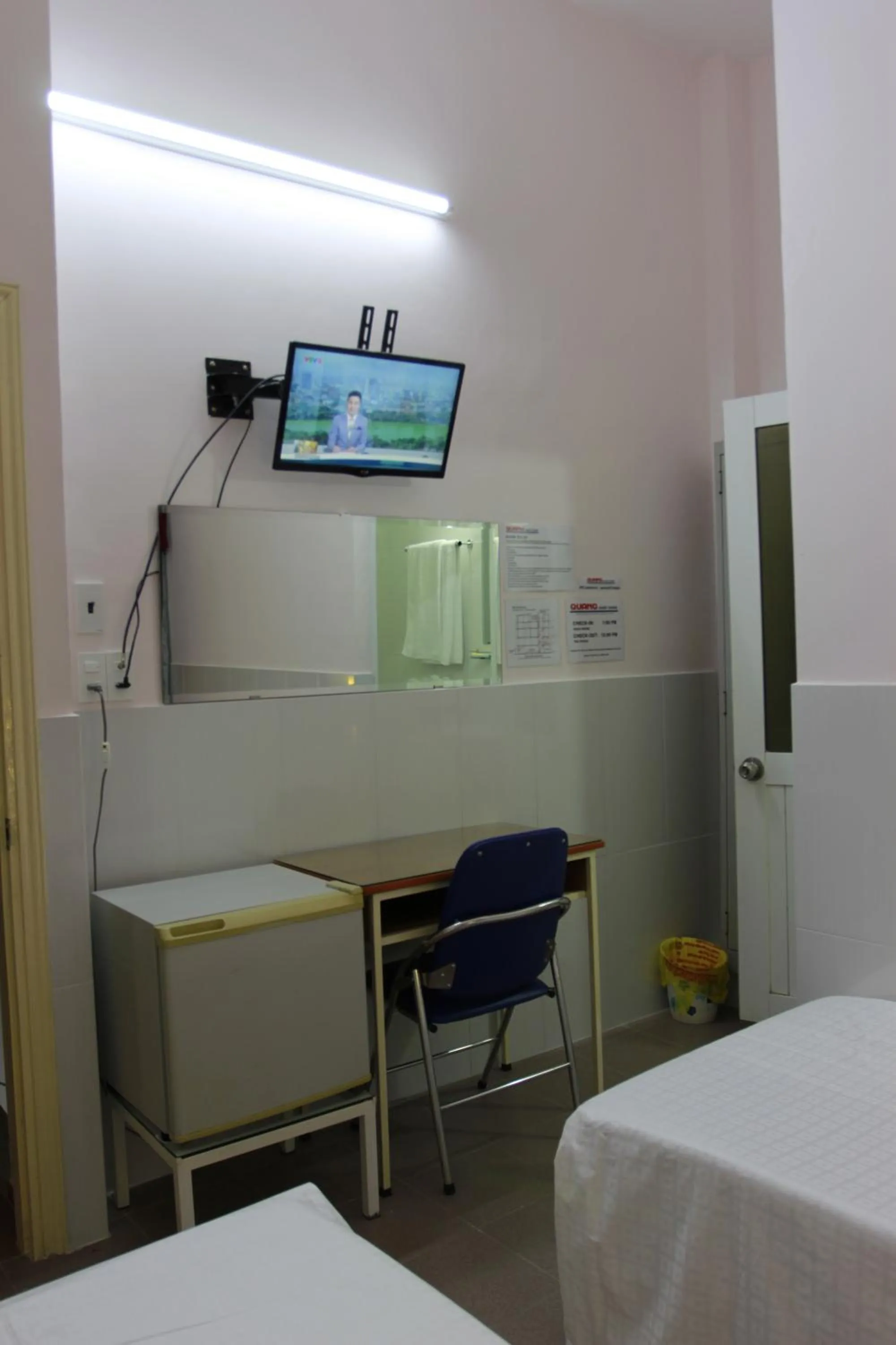 Bed in QUANG SAIGON Hotel- 40-7 Bùi Viện-Walking street