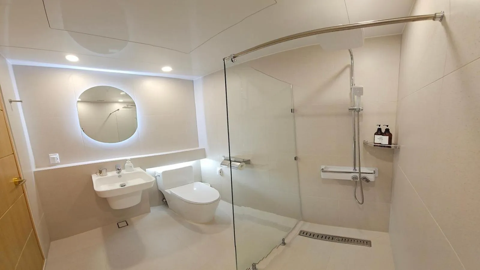 Tongyeong Bay Condo Hotel